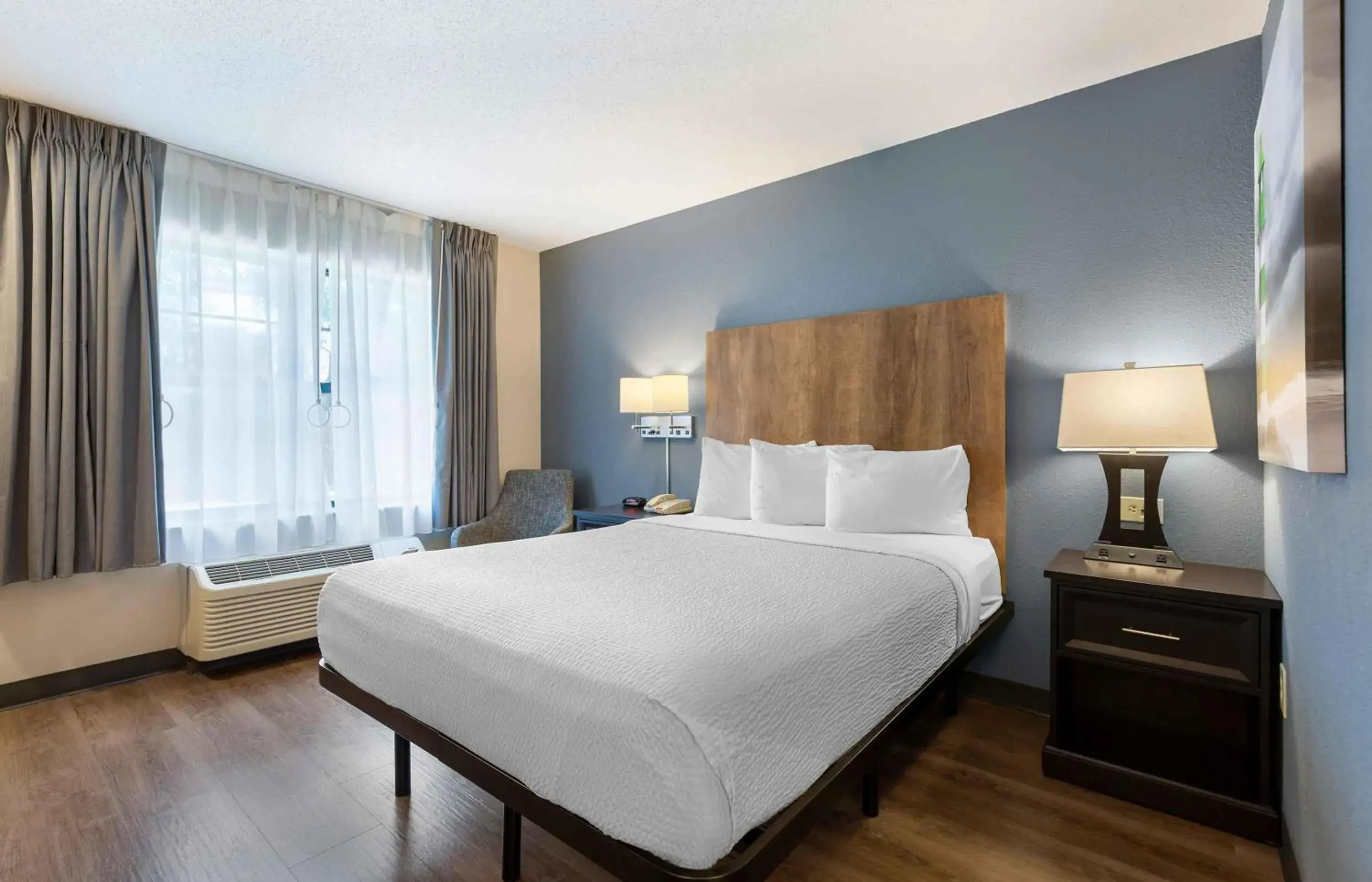 Queen studio with 1 Queen Bed - Disability Access/Non-Smoking in Extended Stay America Suites - Washington, DC - Alexandria - Landmark Queen studio with 1 Queen Bed - Disability Access/Non-Smoking in Extended Stay America Suites - Washington, DC - Alexandria - Landmark
