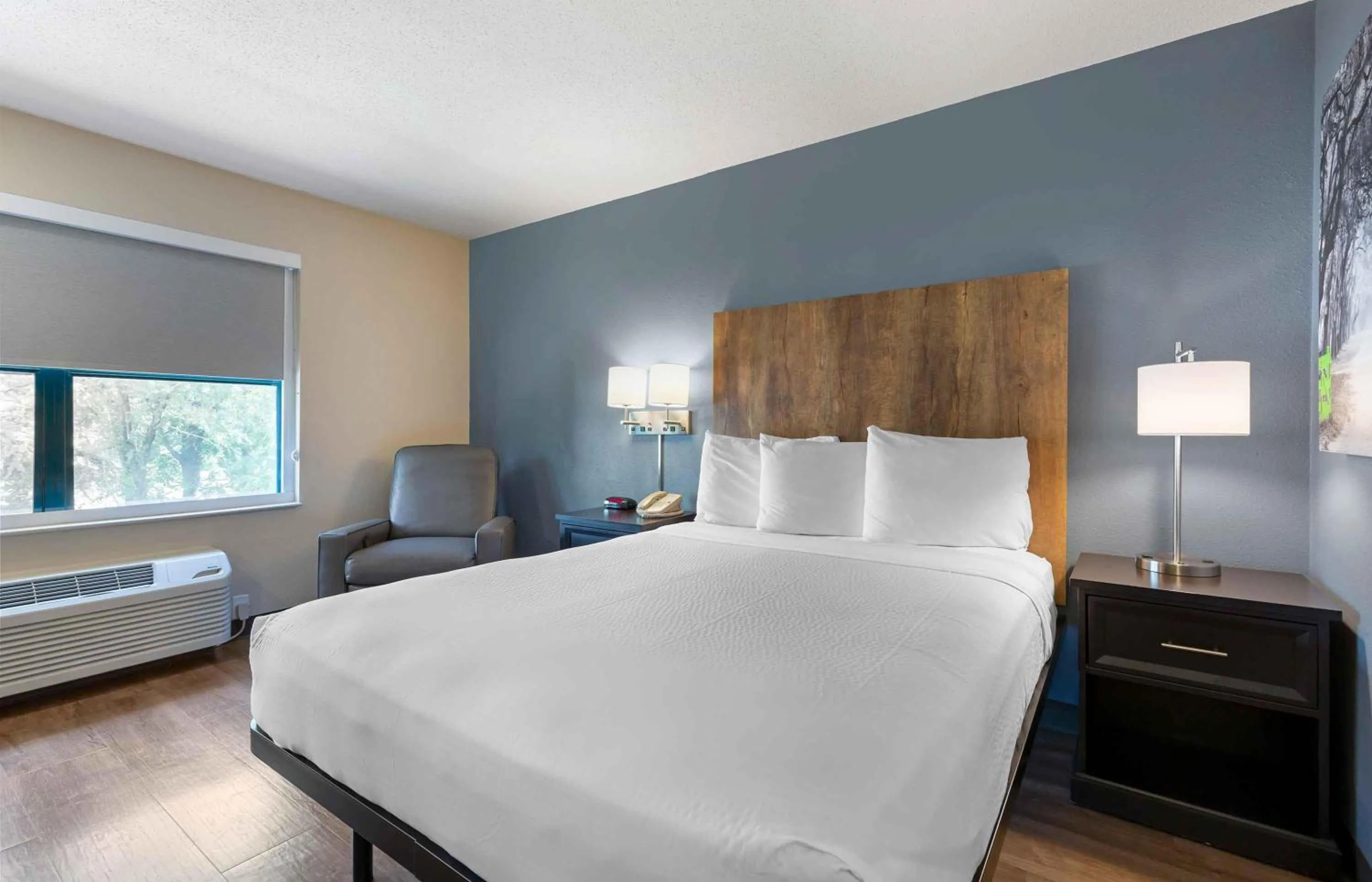Bedroom, Bed in Extended Stay America Suites - Washington, DC - Alexandria - Landmark