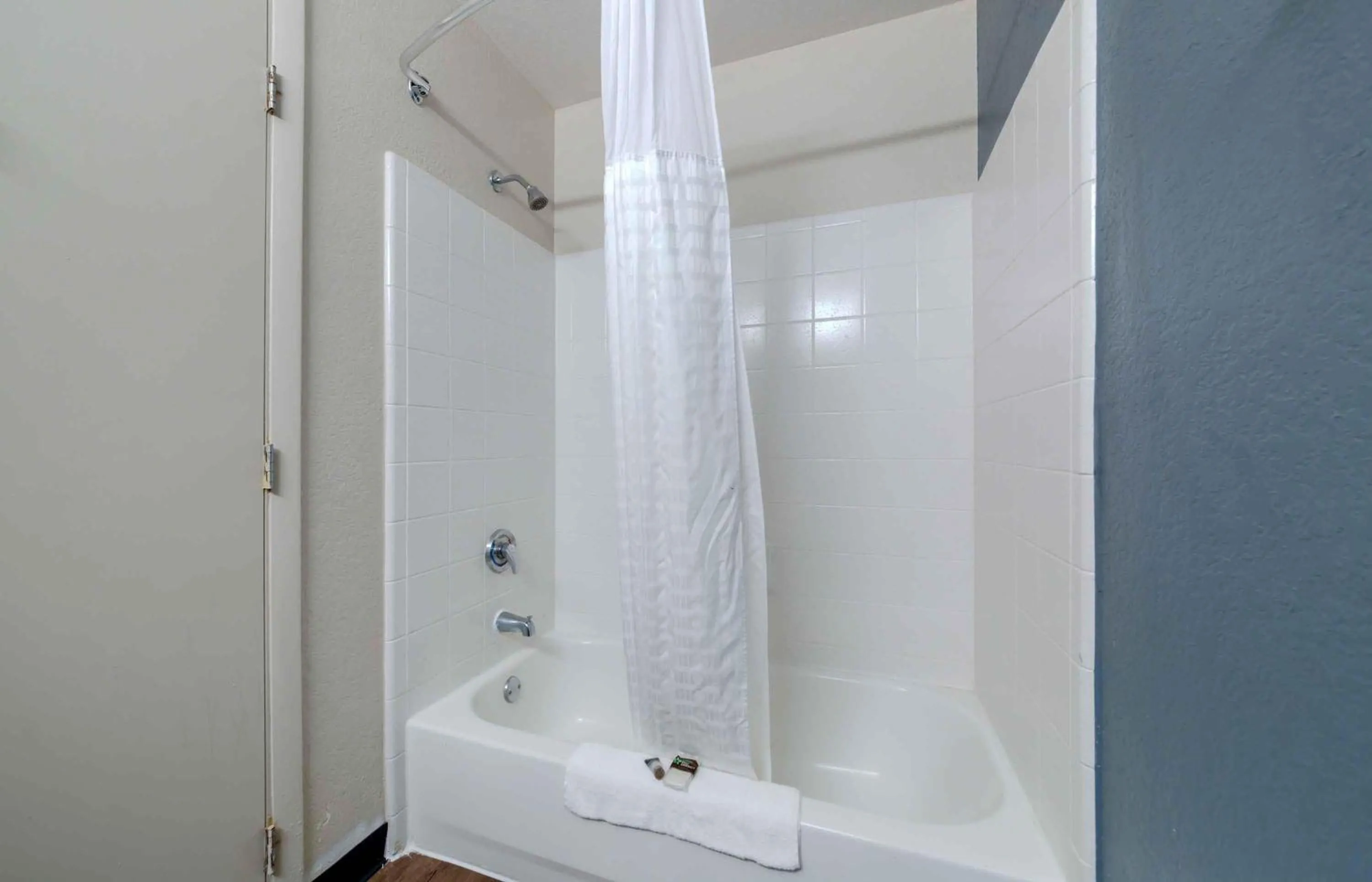 Bathroom in Extended Stay America Suites - Washington, DC - Alexandria - Landmark