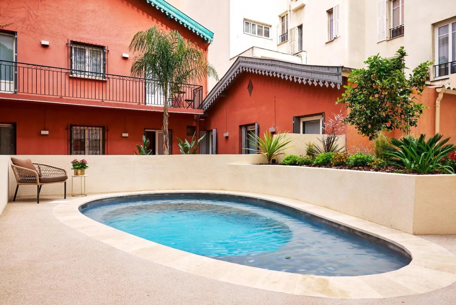 Swimming pool in Nice Excelsior Centre ville by HappyCulture