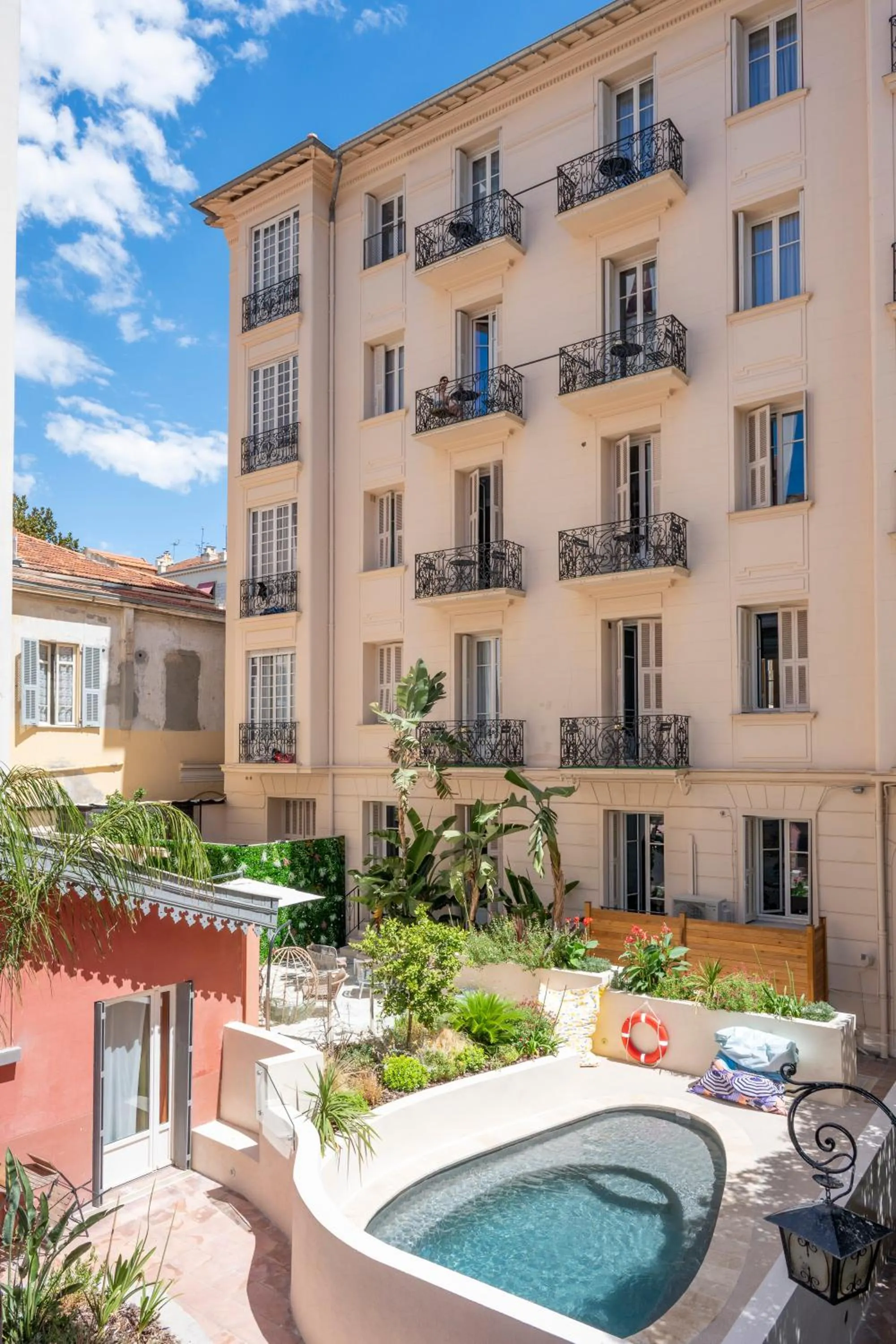 Property building in Nice Excelsior Centre ville by HappyCulture