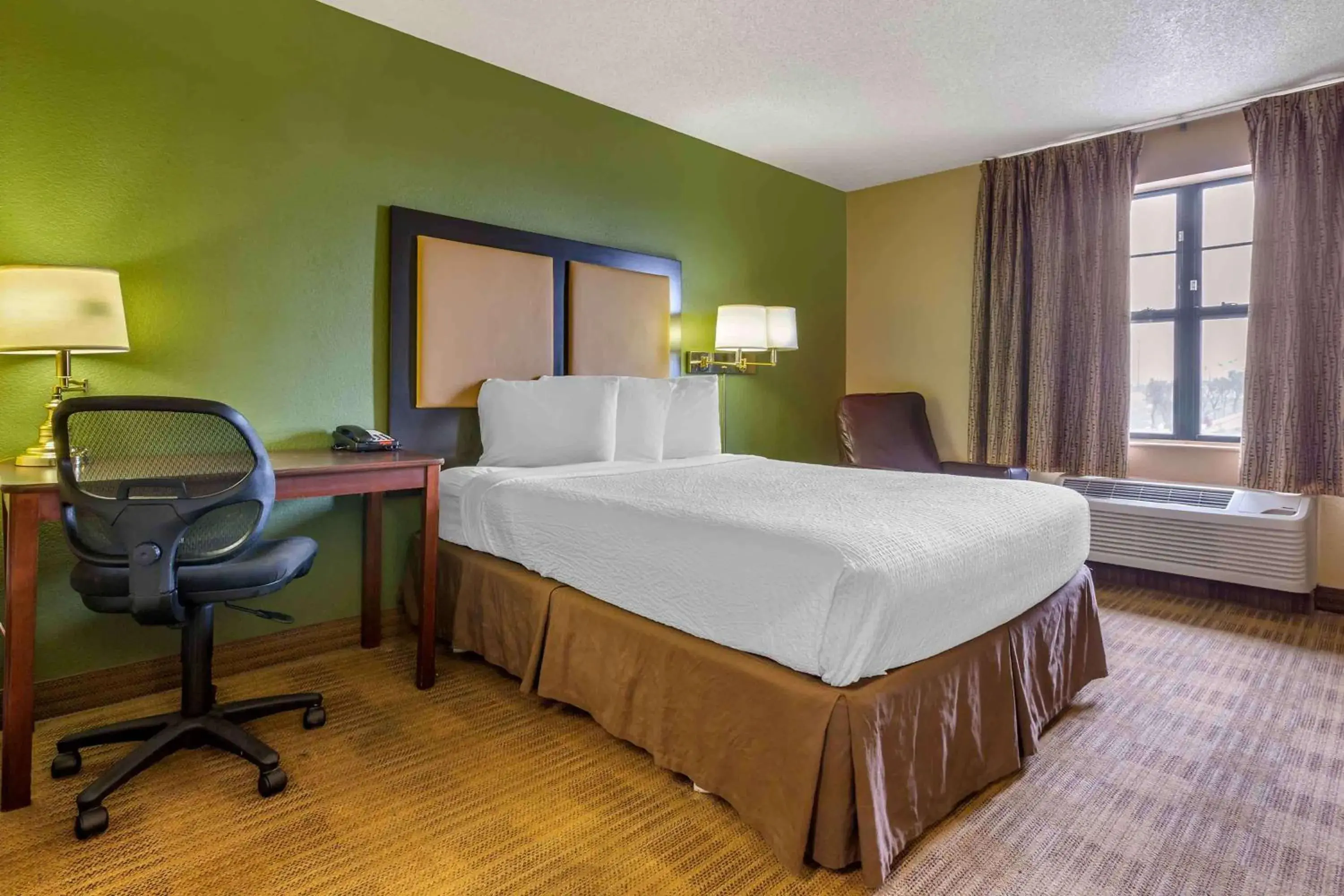 Studio with 1 King Bed - Non-Smoking in Extended Stay America Select Suites - Phoenix - Deer Valley Studio with 1 King Bed - Non-Smoking in Extended Stay America Select Suites - Phoenix - Deer Valley