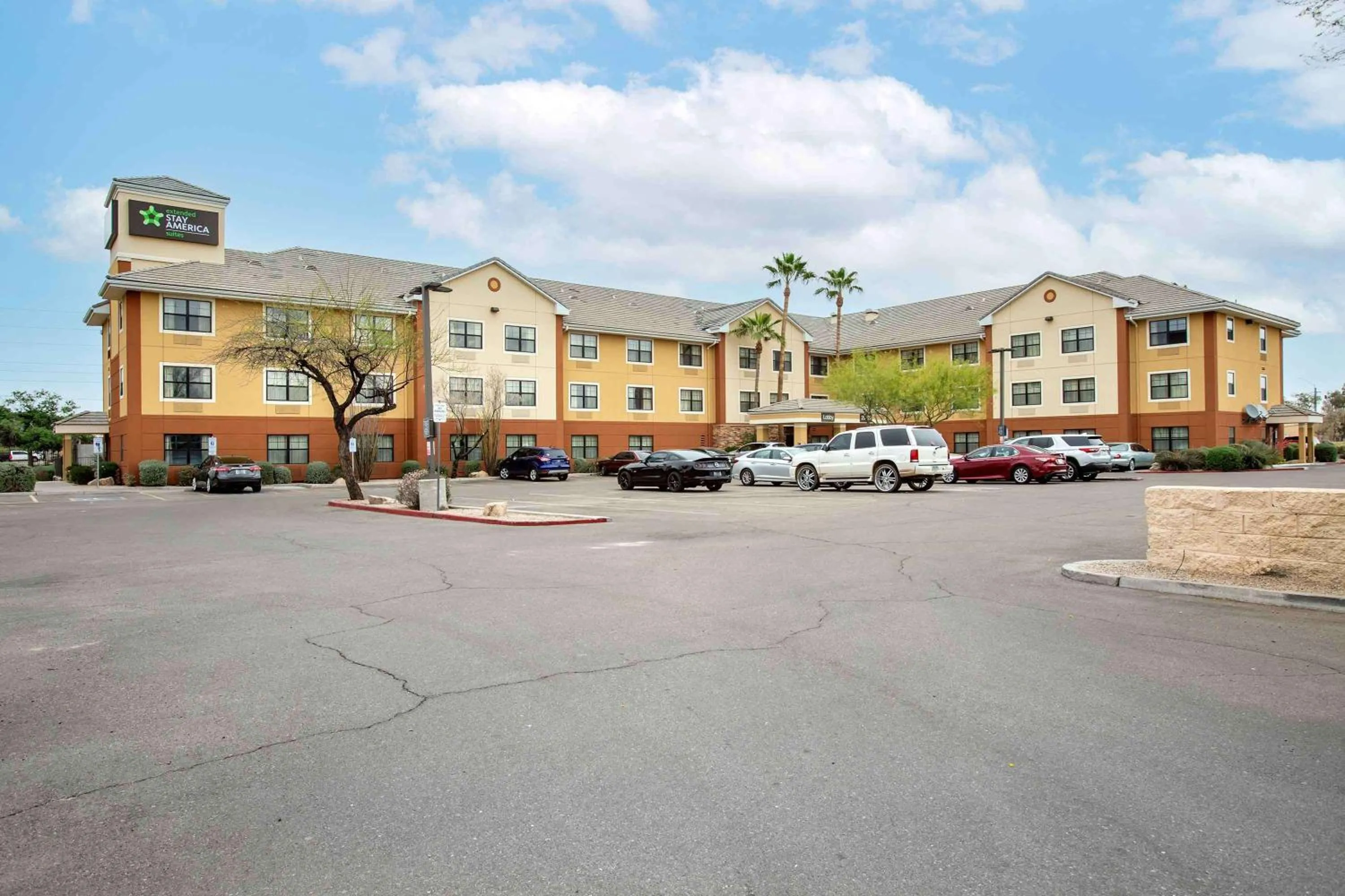 Property building in Extended Stay America Select Suites - Phoenix - Deer Valley