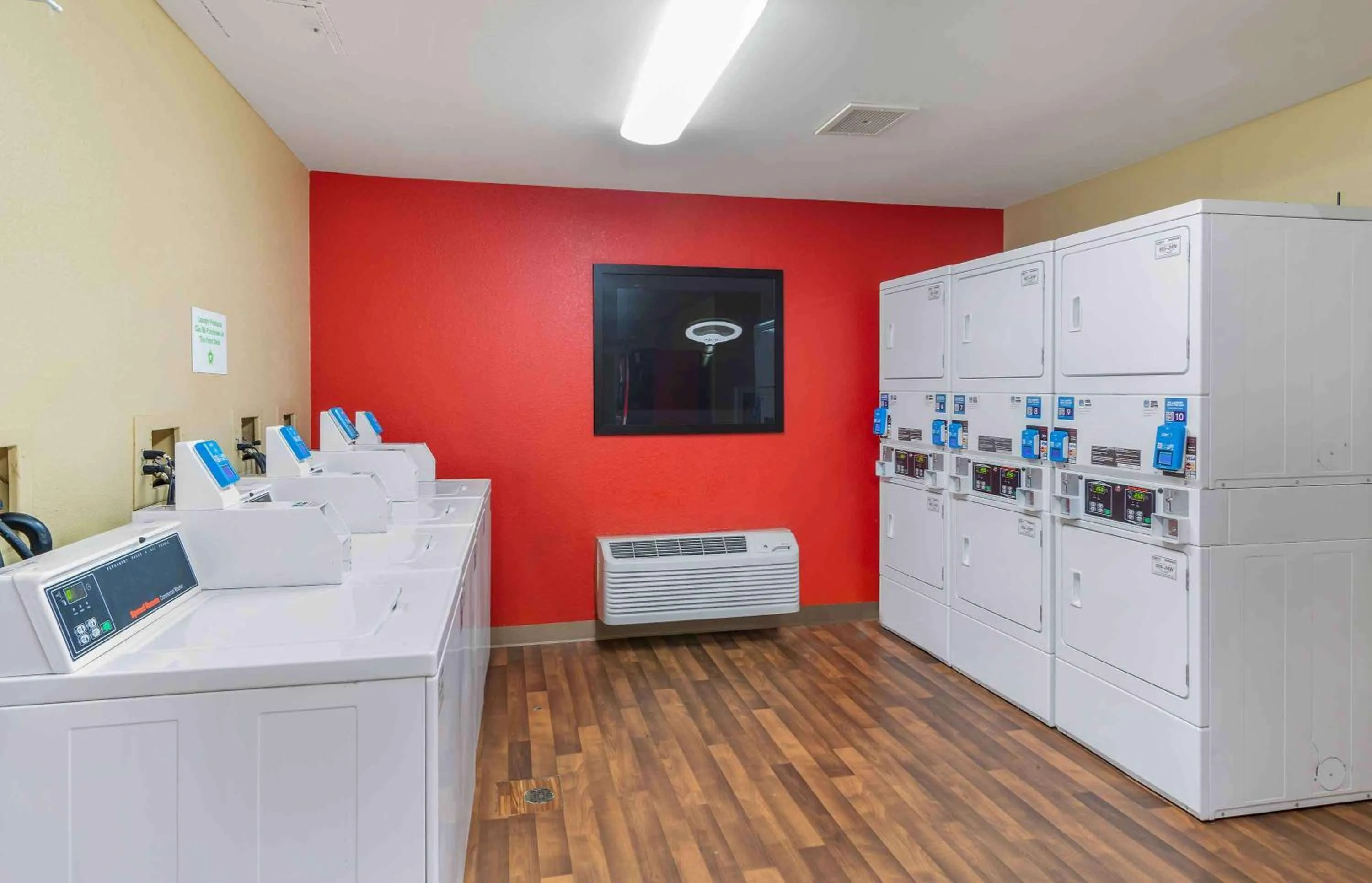 Property building in Extended Stay America Select Suites - Atlanta - Morrow