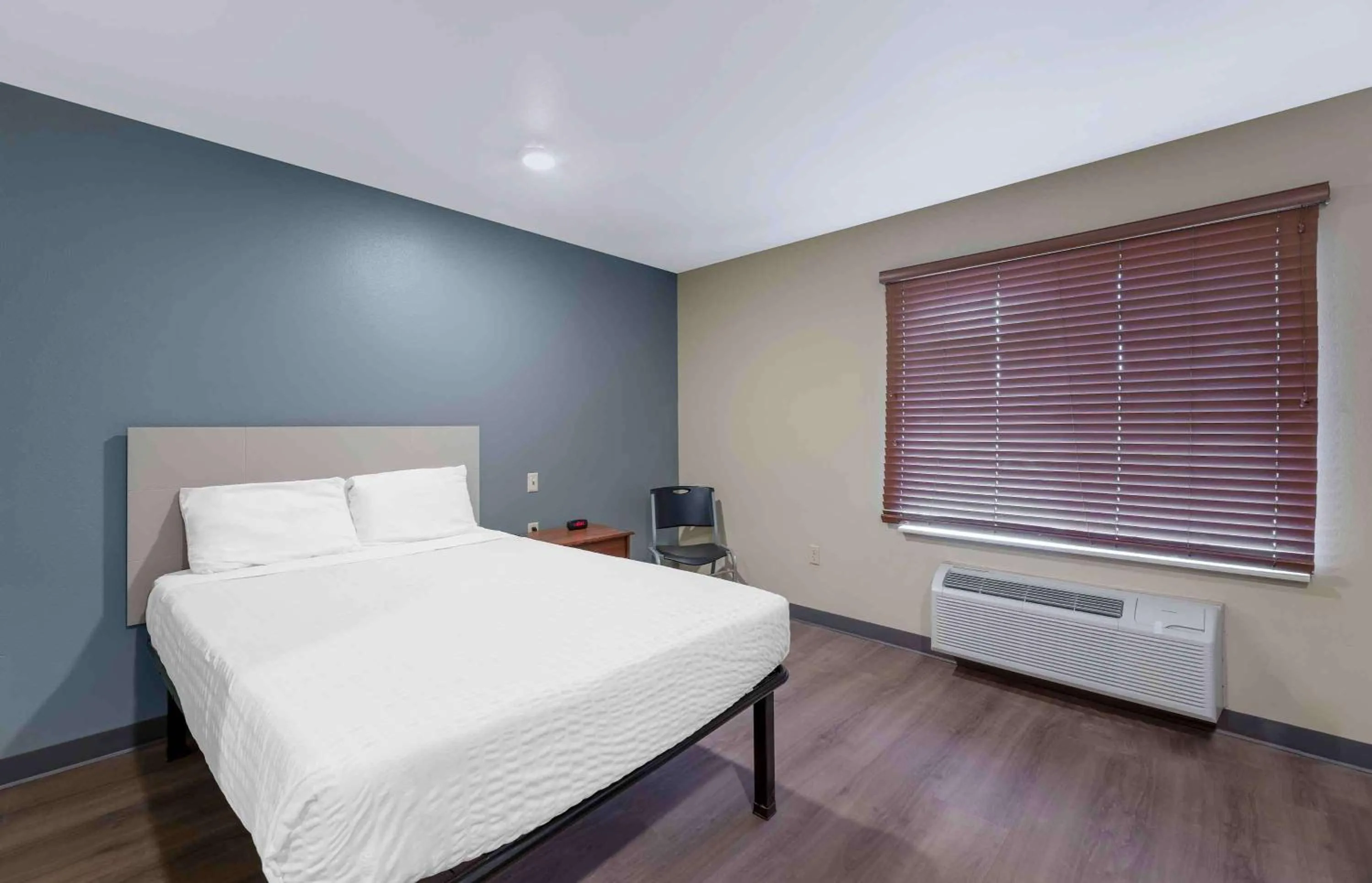 Bedroom, Bed in Extended Stay America Select Suites - Lubbock - West