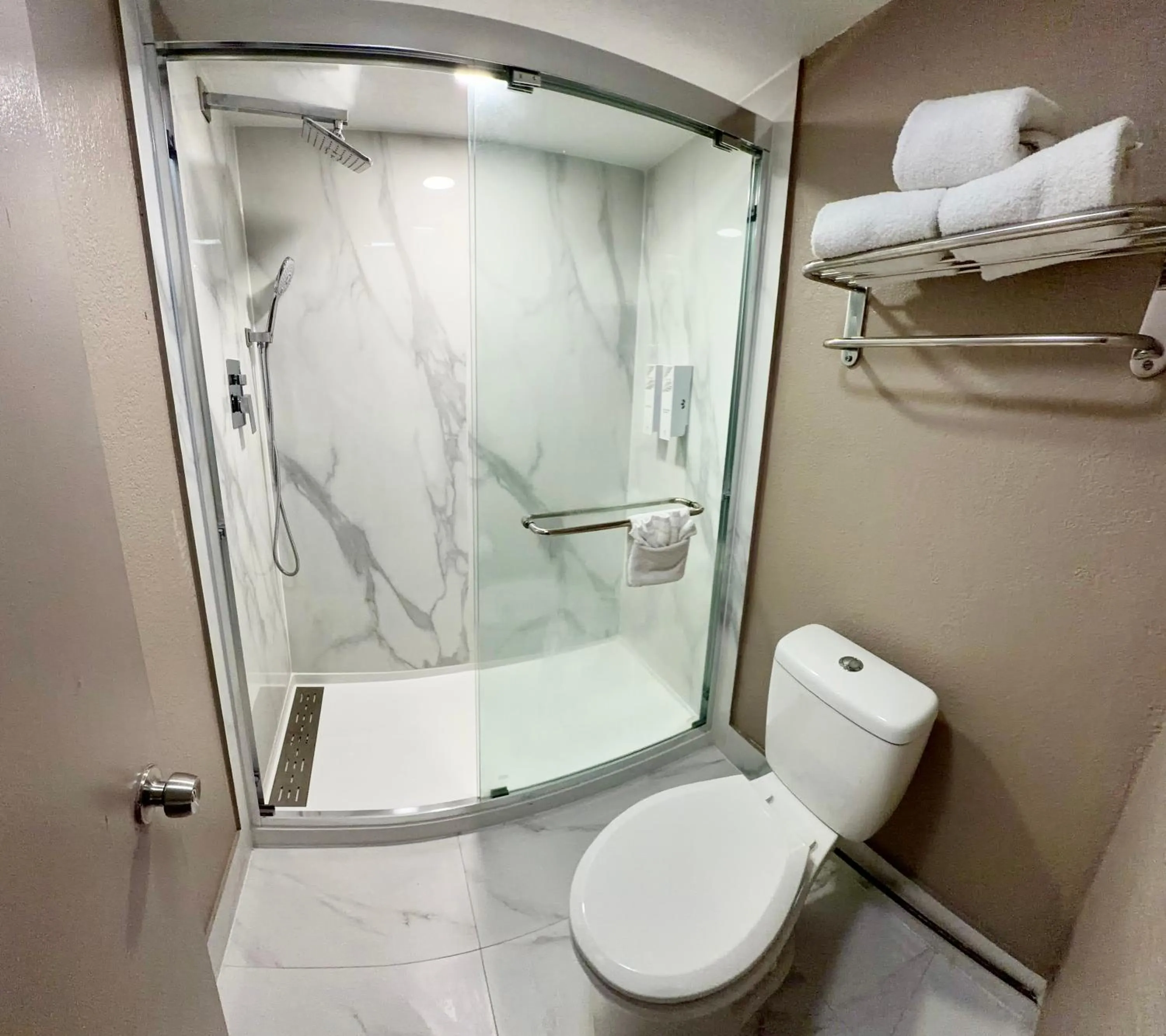 Shower in Red Roof Inn Forrest City