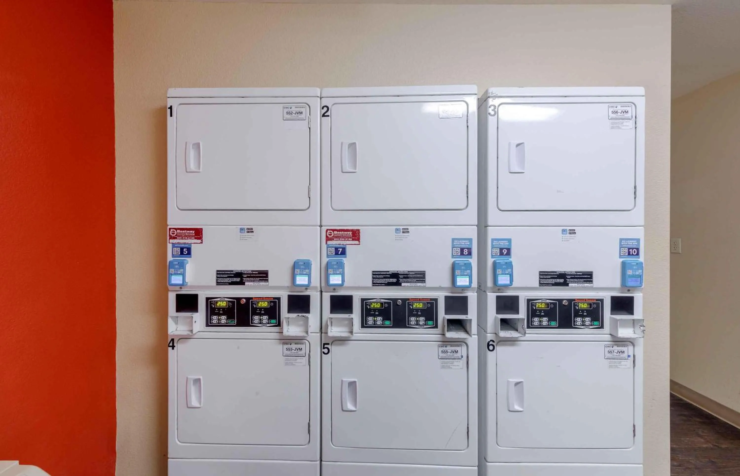 Property building in Extended Stay America Suites - Los Angeles - Simi Valley