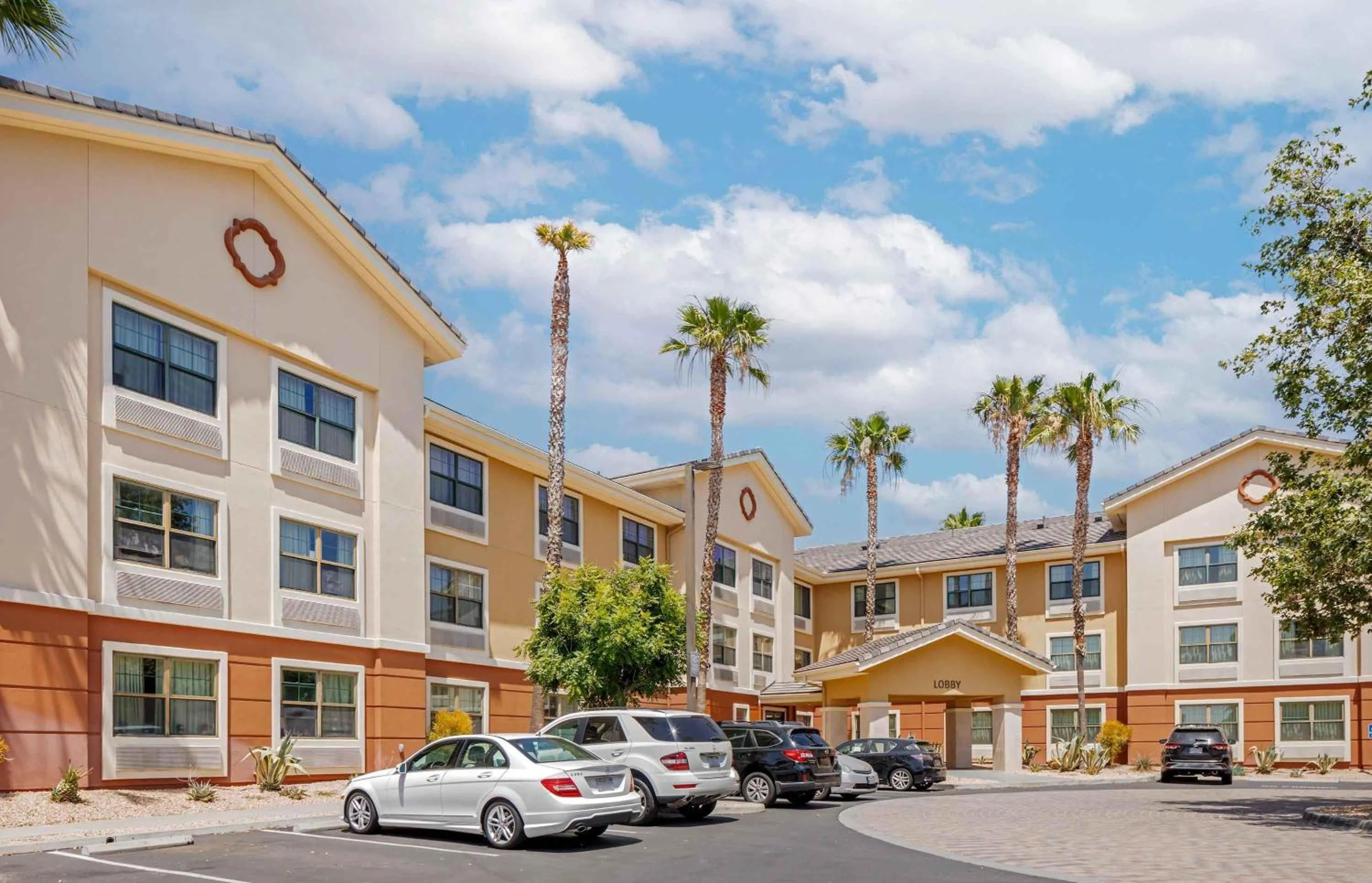 Property building in Extended Stay America Suites - Los Angeles - Simi Valley