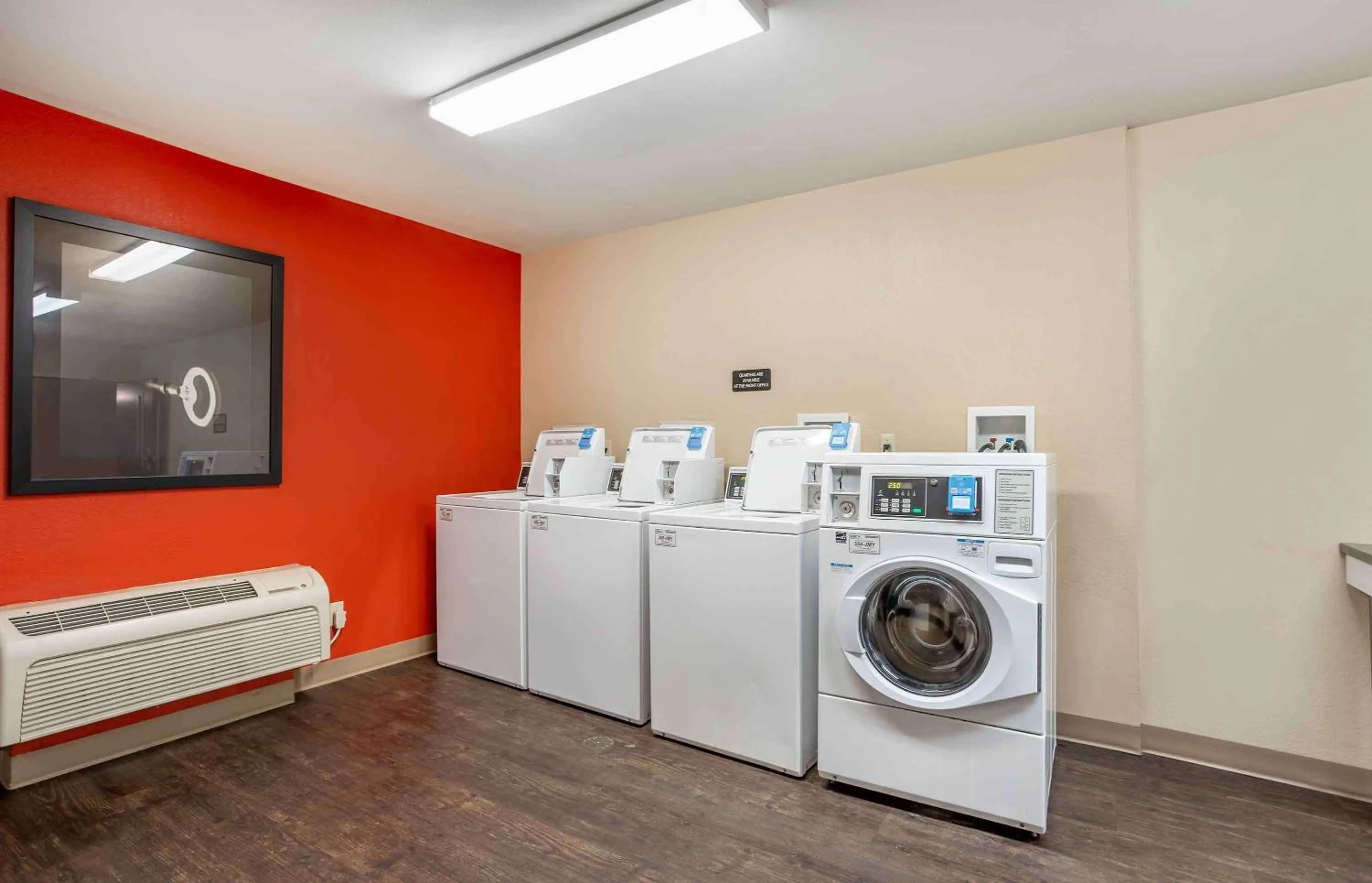 Property building in Extended Stay America Suites - Somerset - Franklin