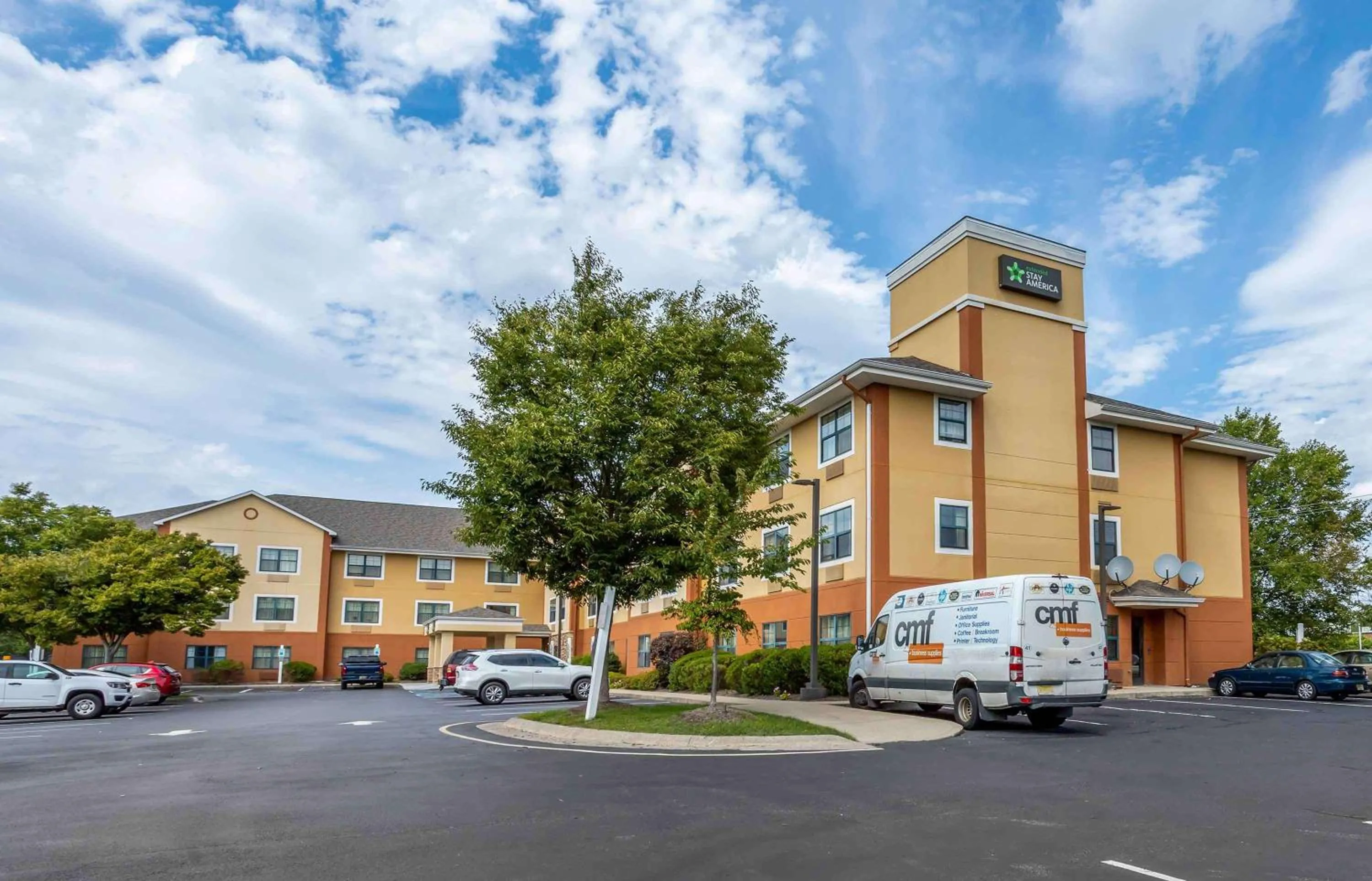 Property building in Extended Stay America Suites - Somerset - Franklin