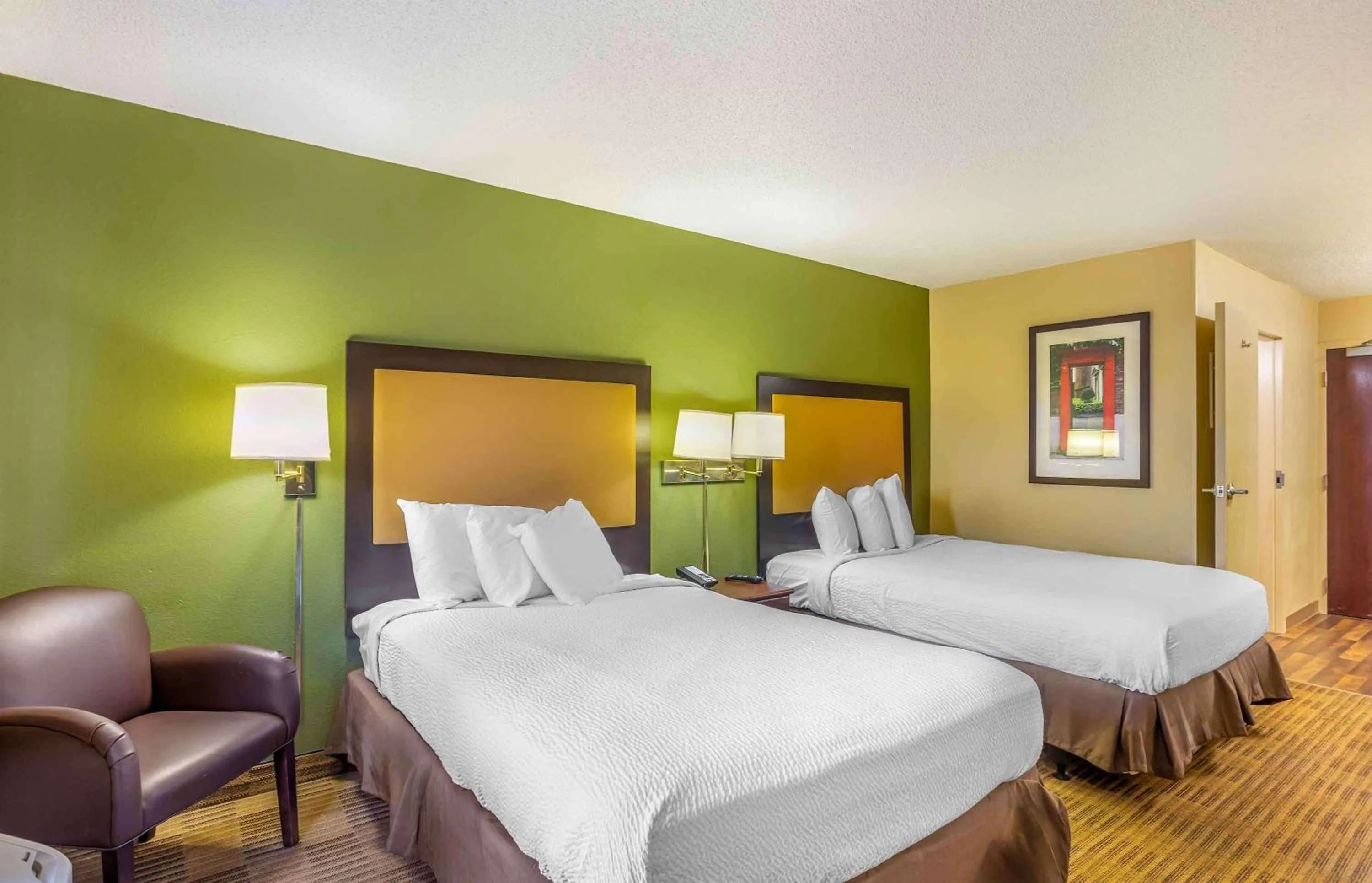 Bedroom, Bed in Extended Stay America Select Suites - Philadelphia - Malvern - Great Valley