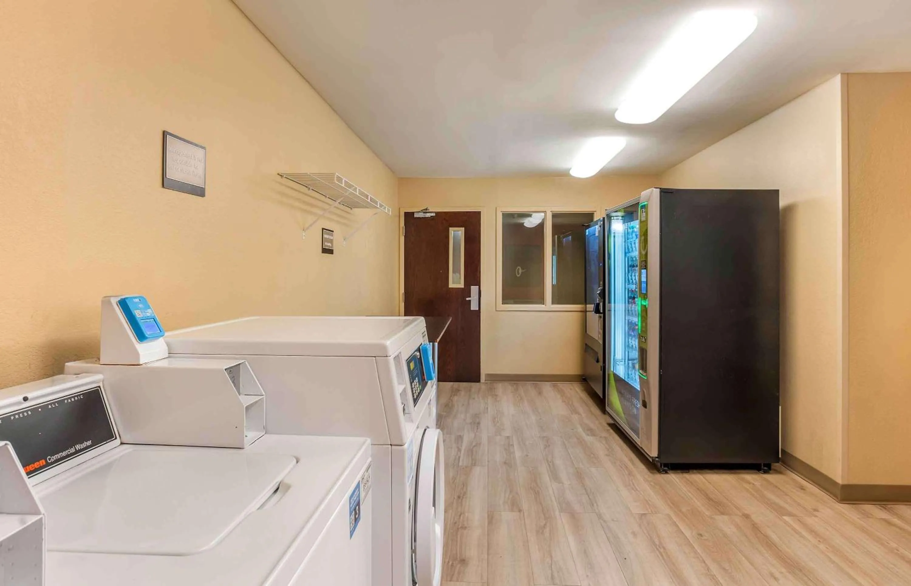 Property building in Extended Stay America Select Suites - Philadelphia - Malvern - Great Valley