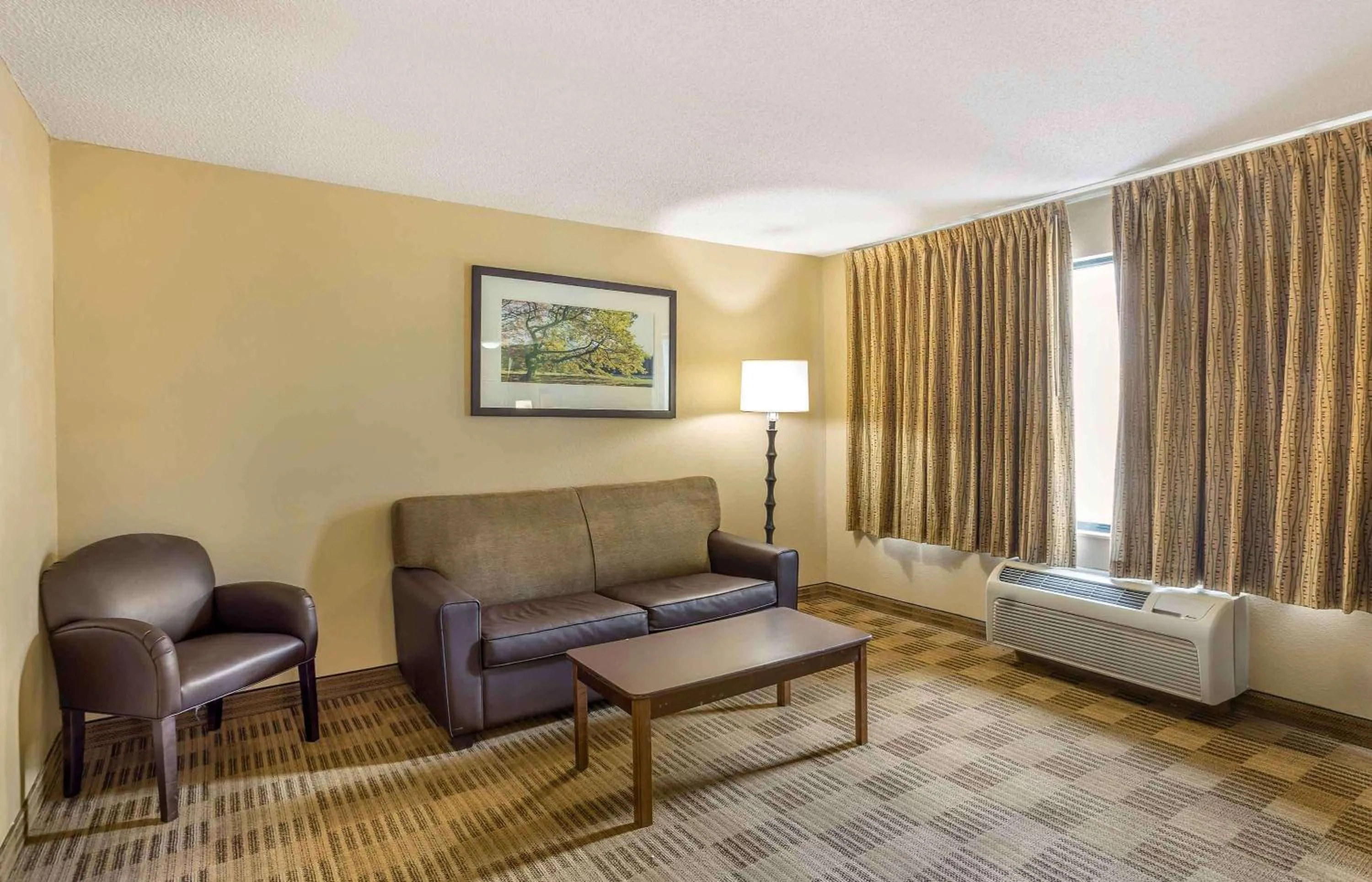 Bedroom in Extended Stay America Select Suites - Philadelphia - Malvern - Great Valley