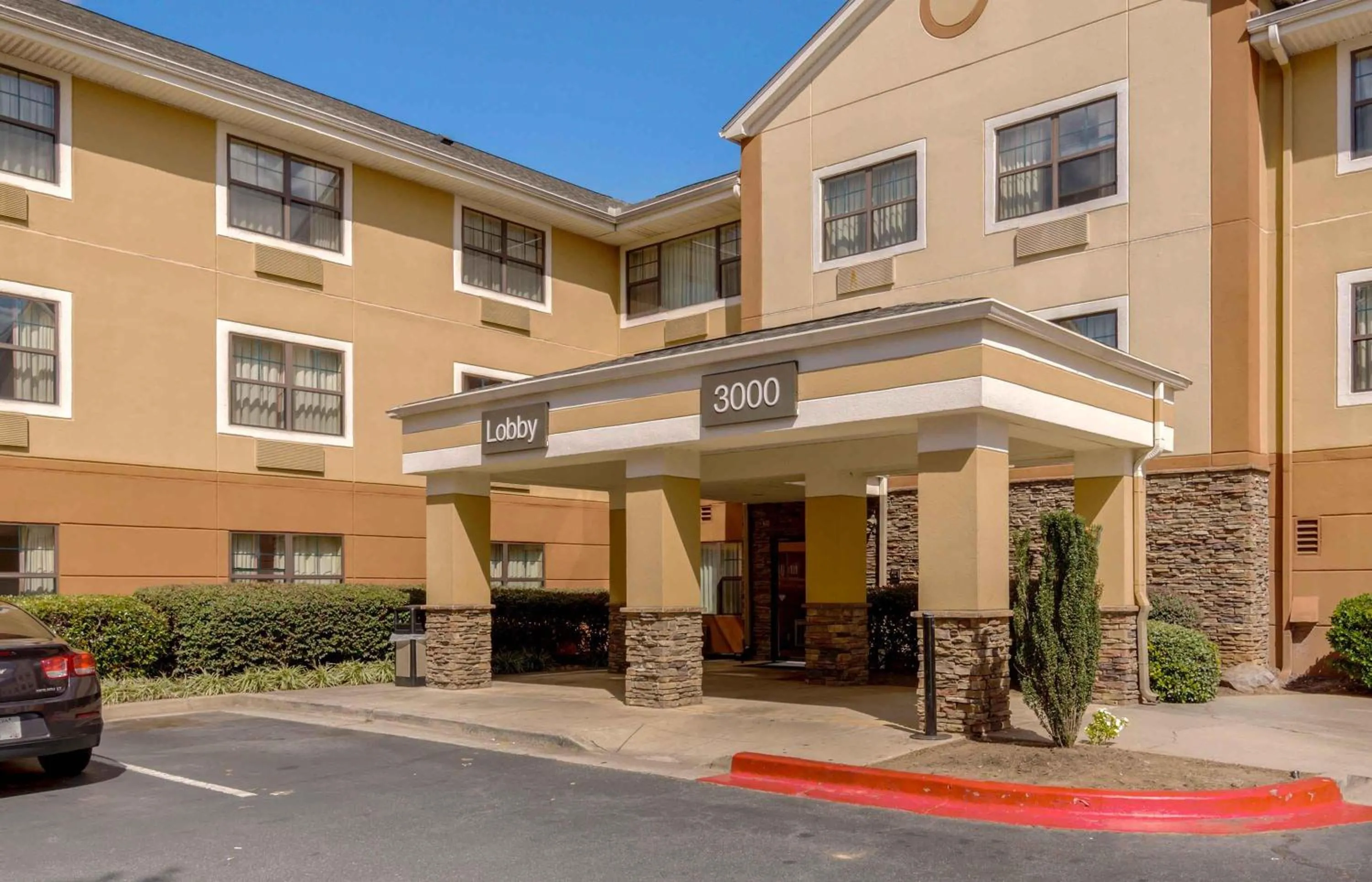 Property building in Extended Stay America Suites - Atlanta - Kennesaw Town Center
