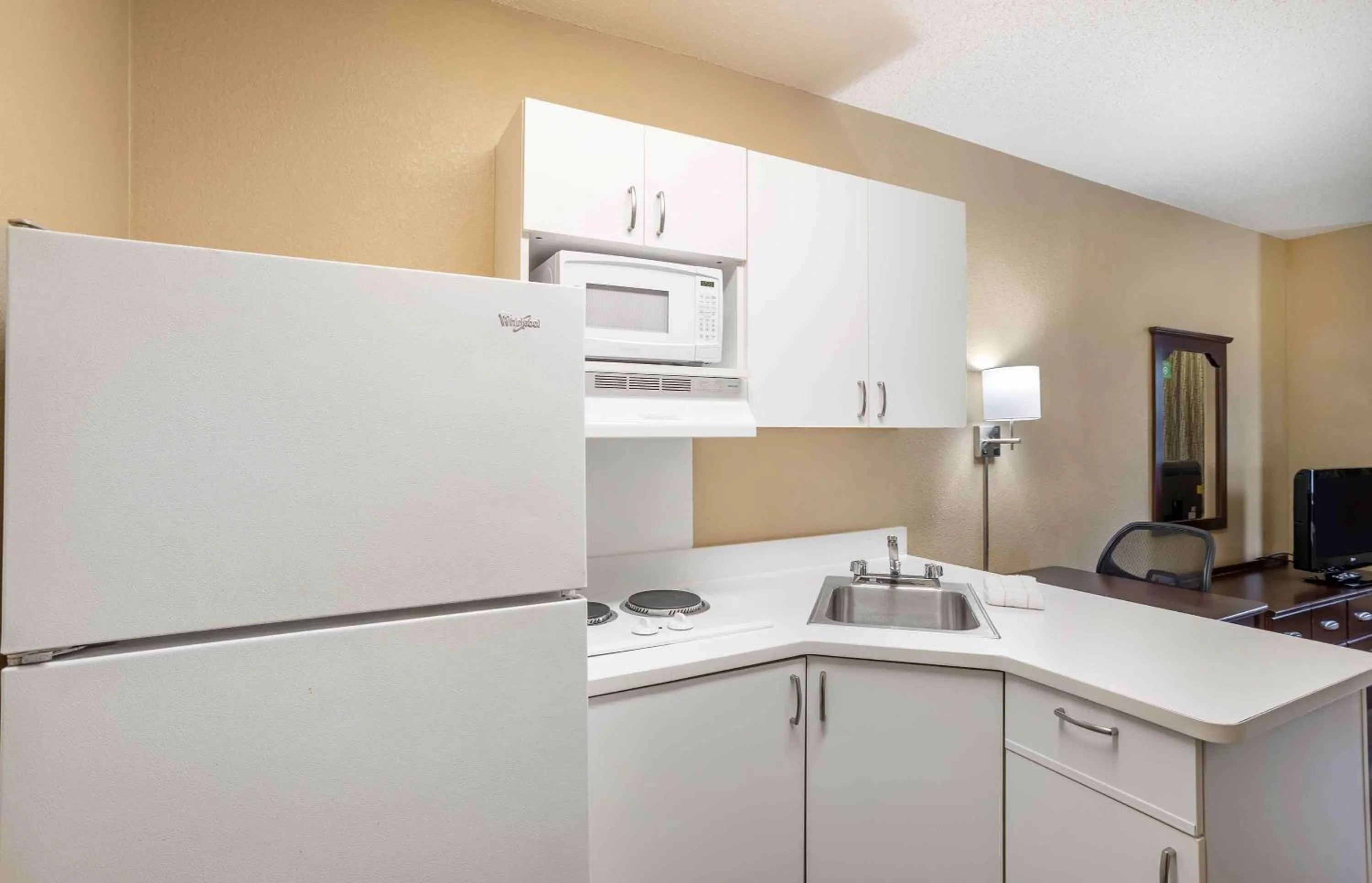 Kitchen or kitchenette in Extended Stay America Suites - Allentown - Bethlehem
