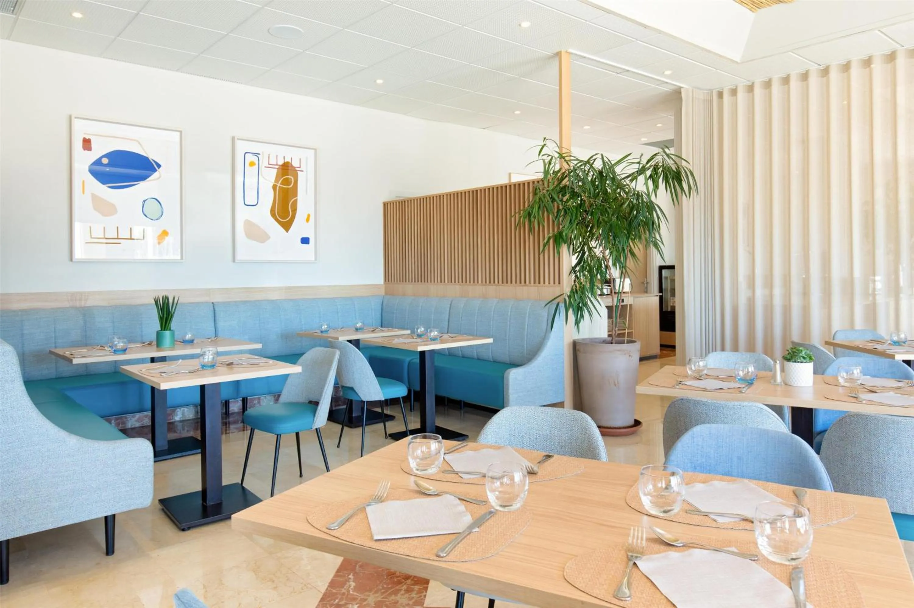 Restaurant/places to eat in Best Western Plus La Marina