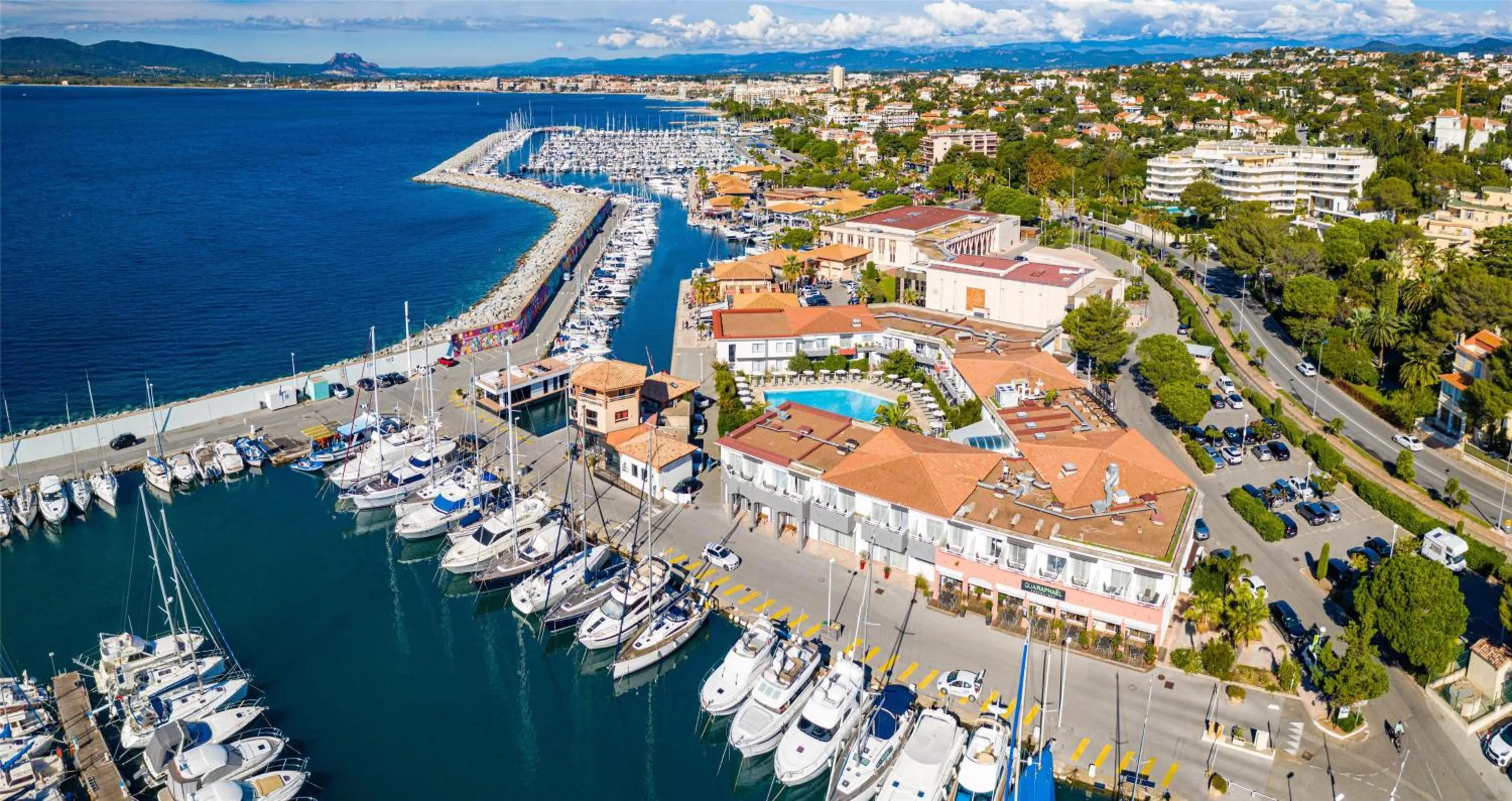 Property building in Best Western Plus La Marina