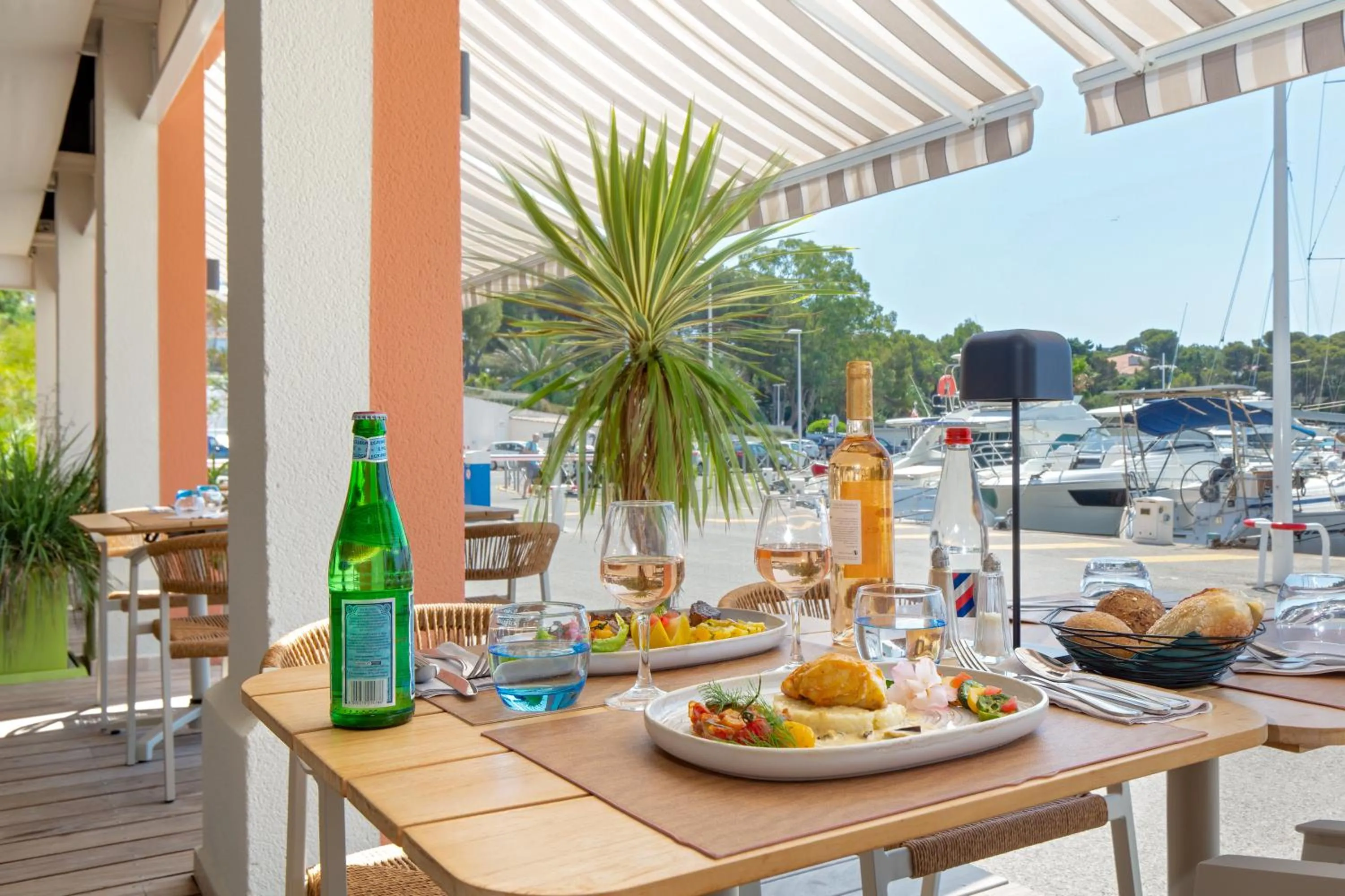 Restaurant/places to eat in Best Western Plus La Marina