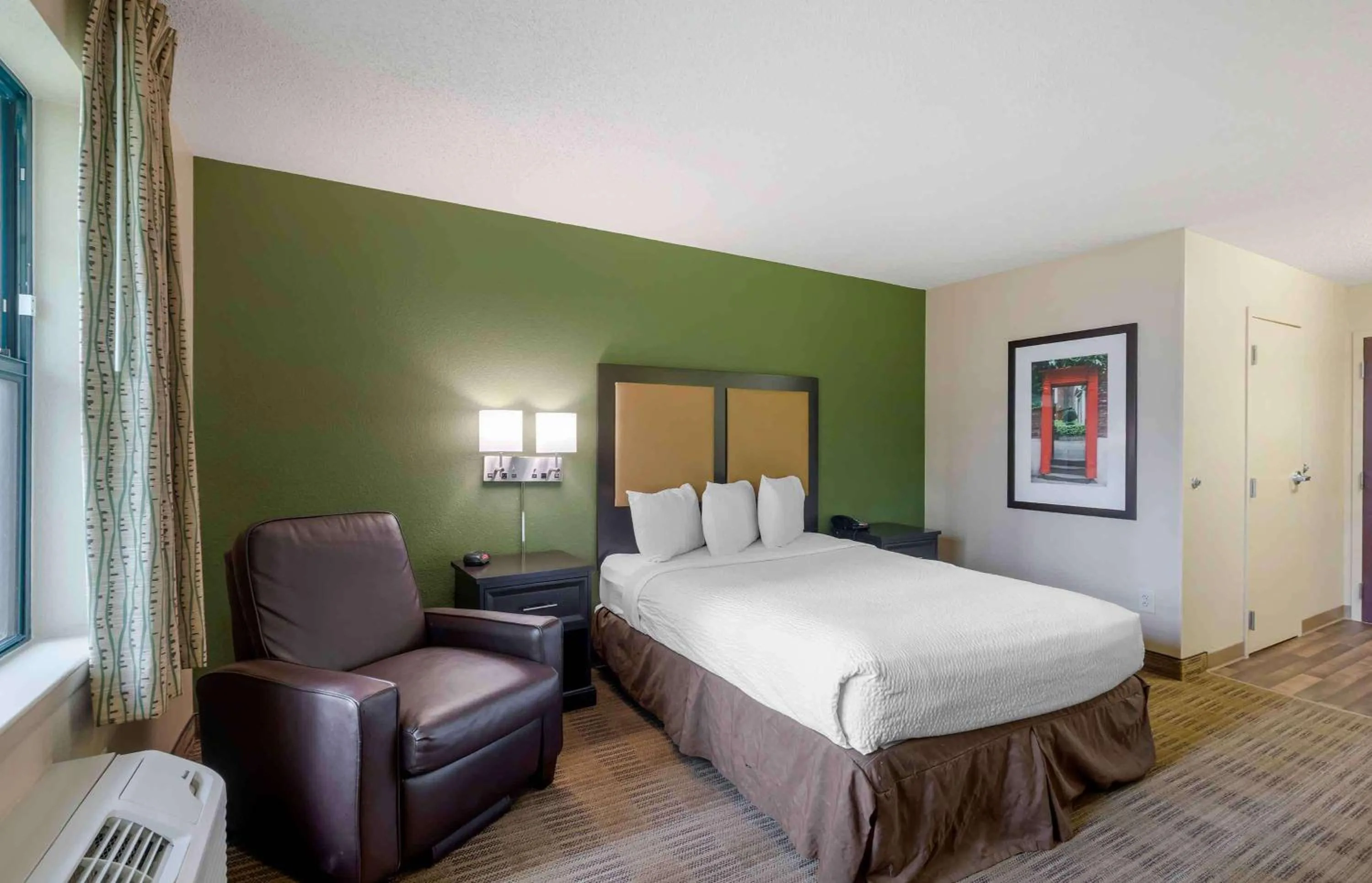 Bedroom, Bed in Extended Stay America Select Suites - Atlanta - Clairmont