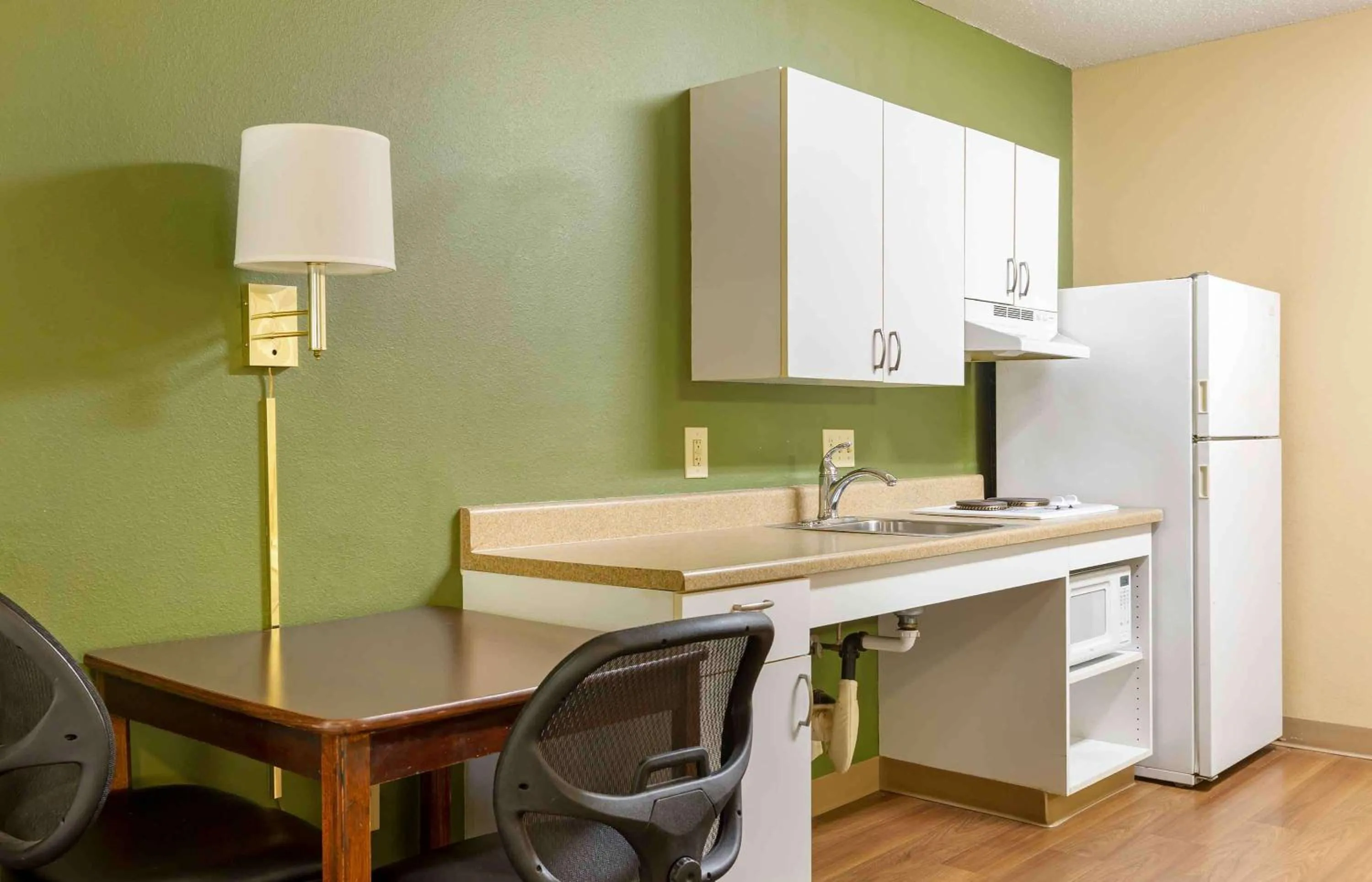 Bedroom in Extended Stay America Select Suites - Hartford - Manchester