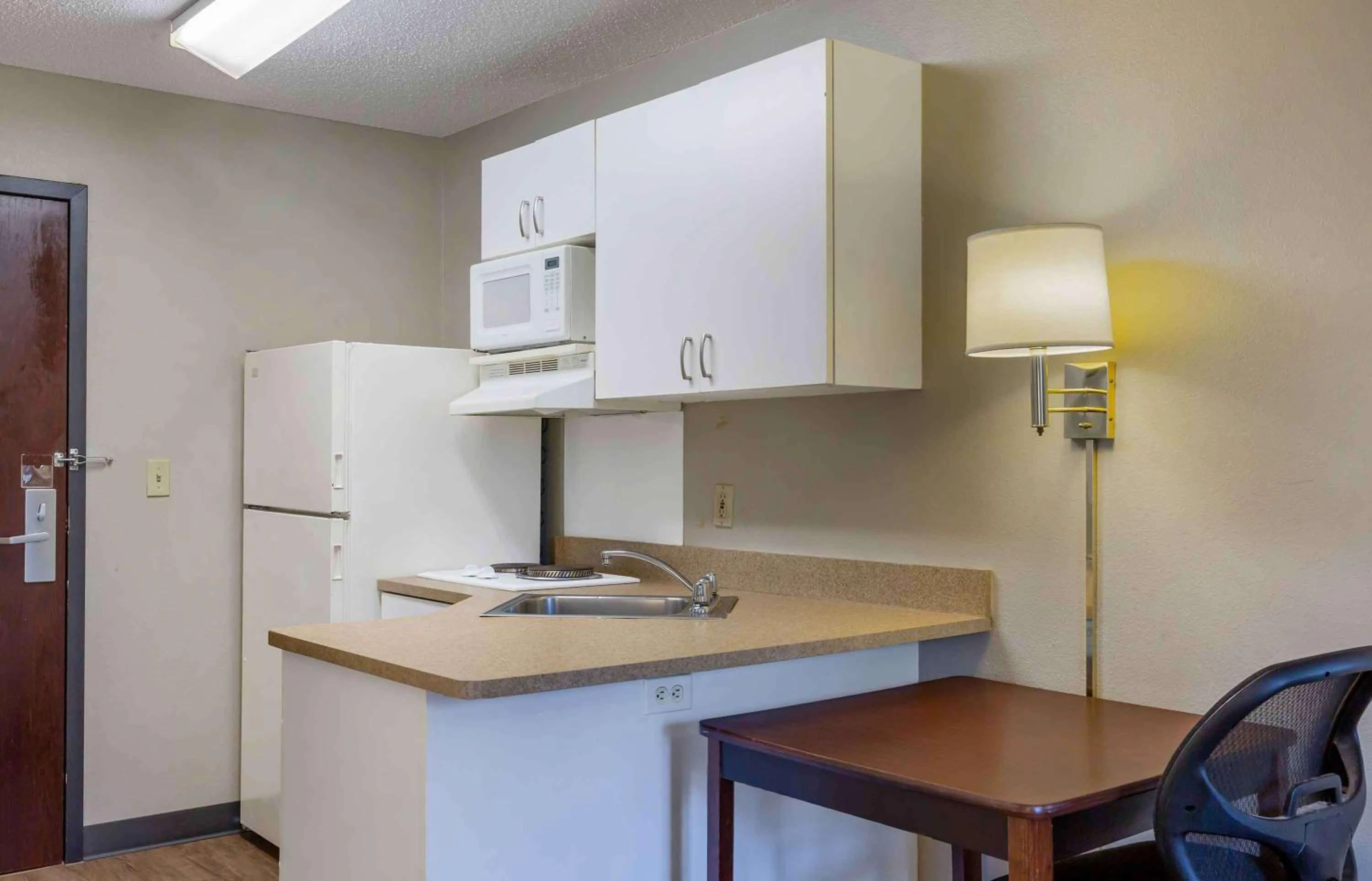 Kitchen or kitchenette in Extended Stay America Suites - Hartford - Meriden