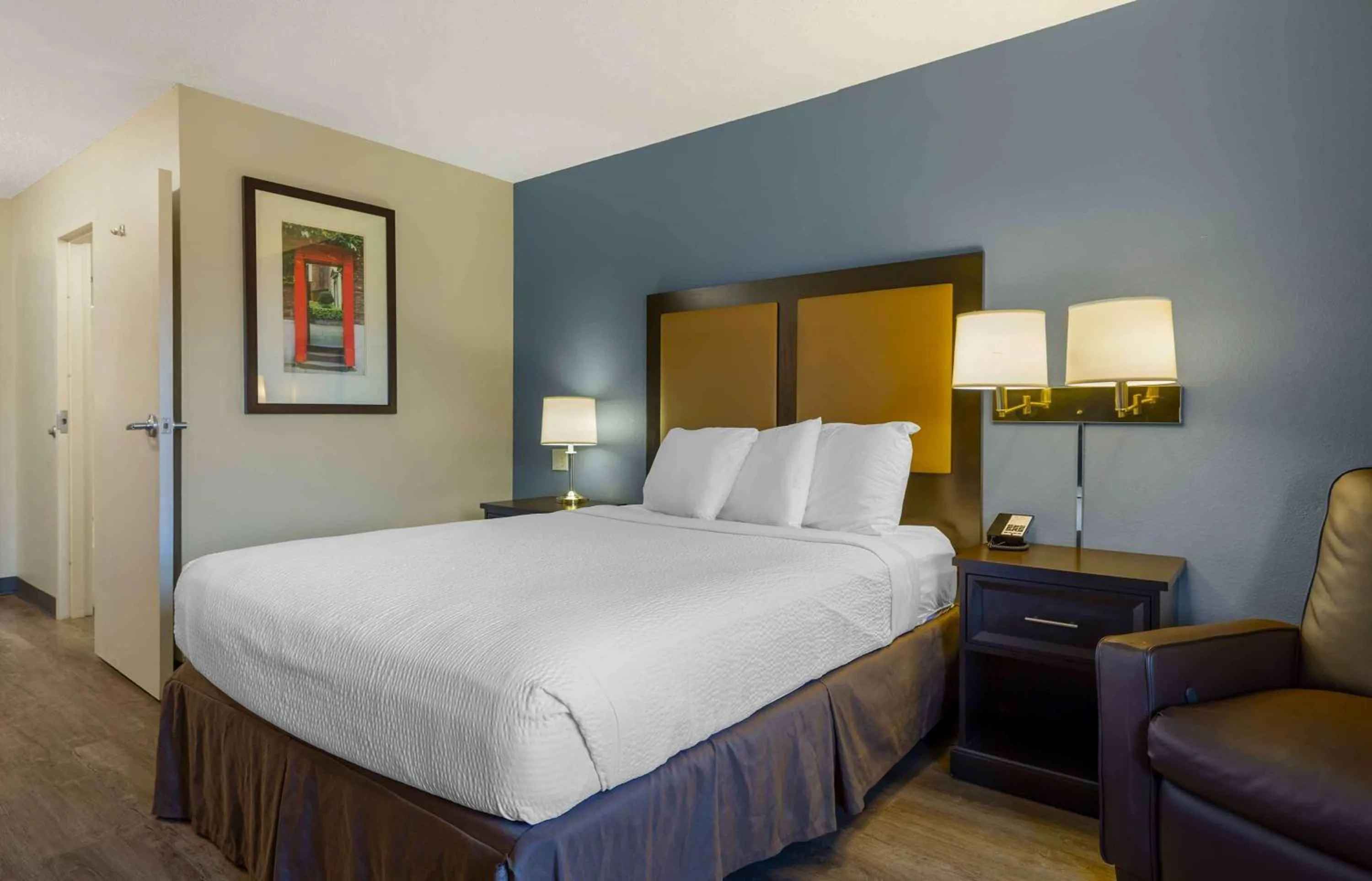 Bedroom, Bed in Extended Stay America Suites - Hartford - Meriden