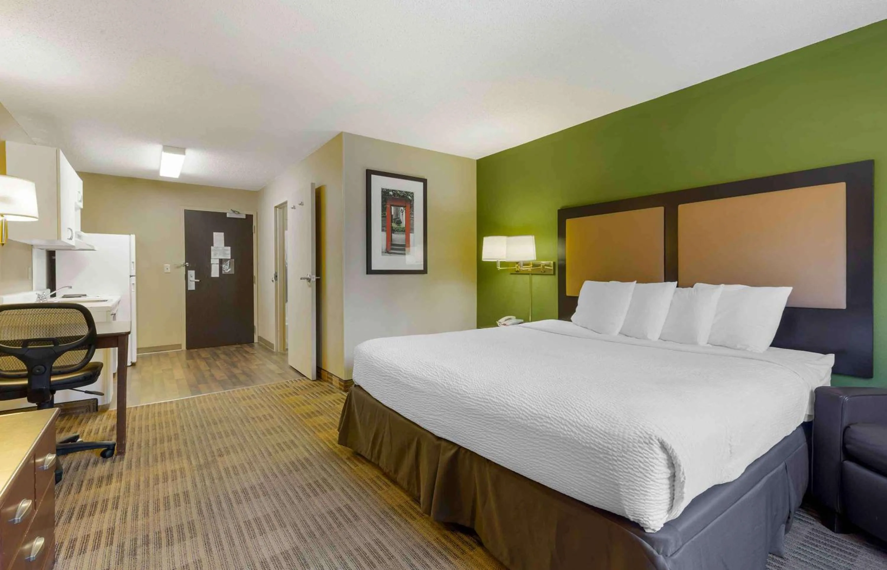 Bedroom, Bed in Extended Stay America Suites - Hartford - Meriden