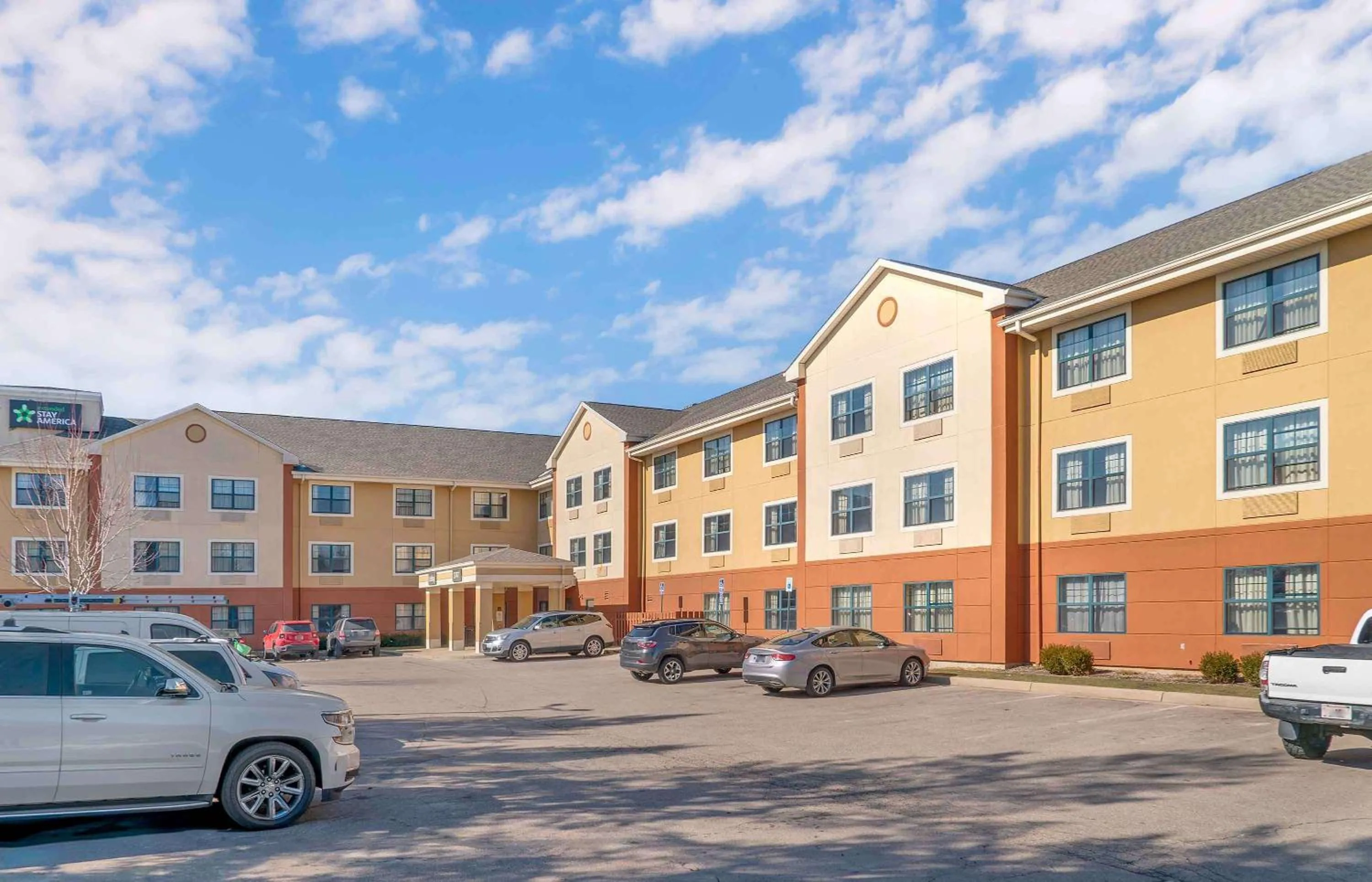 Property building in Extended Stay America Select Suites - Grand Rapids - Kentwood