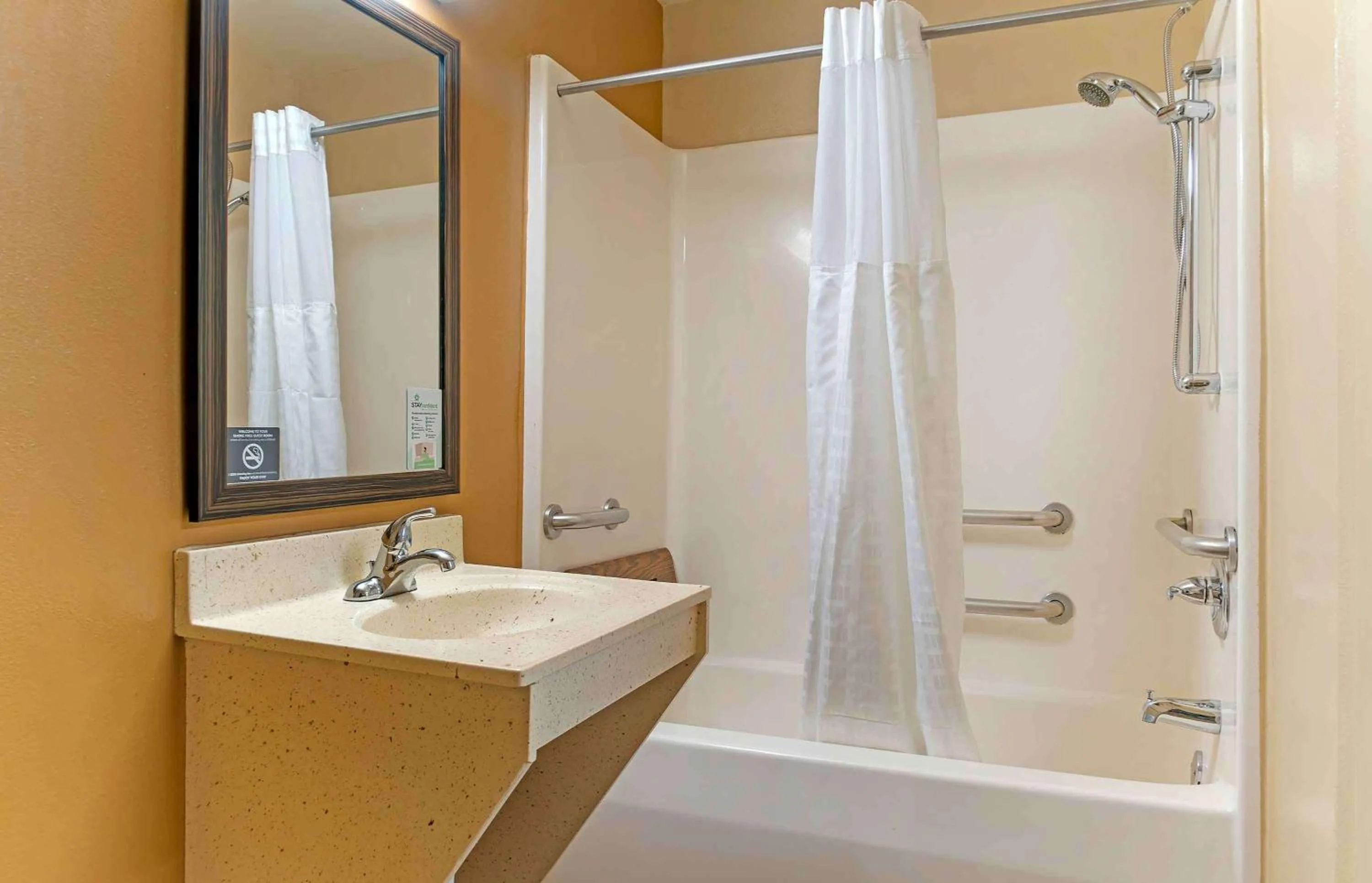Bathroom in Extended Stay America Select Suites - Grand Rapids - Kentwood