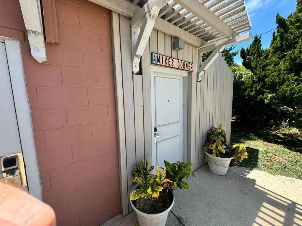 Property building in Gaido's Seaside Inn