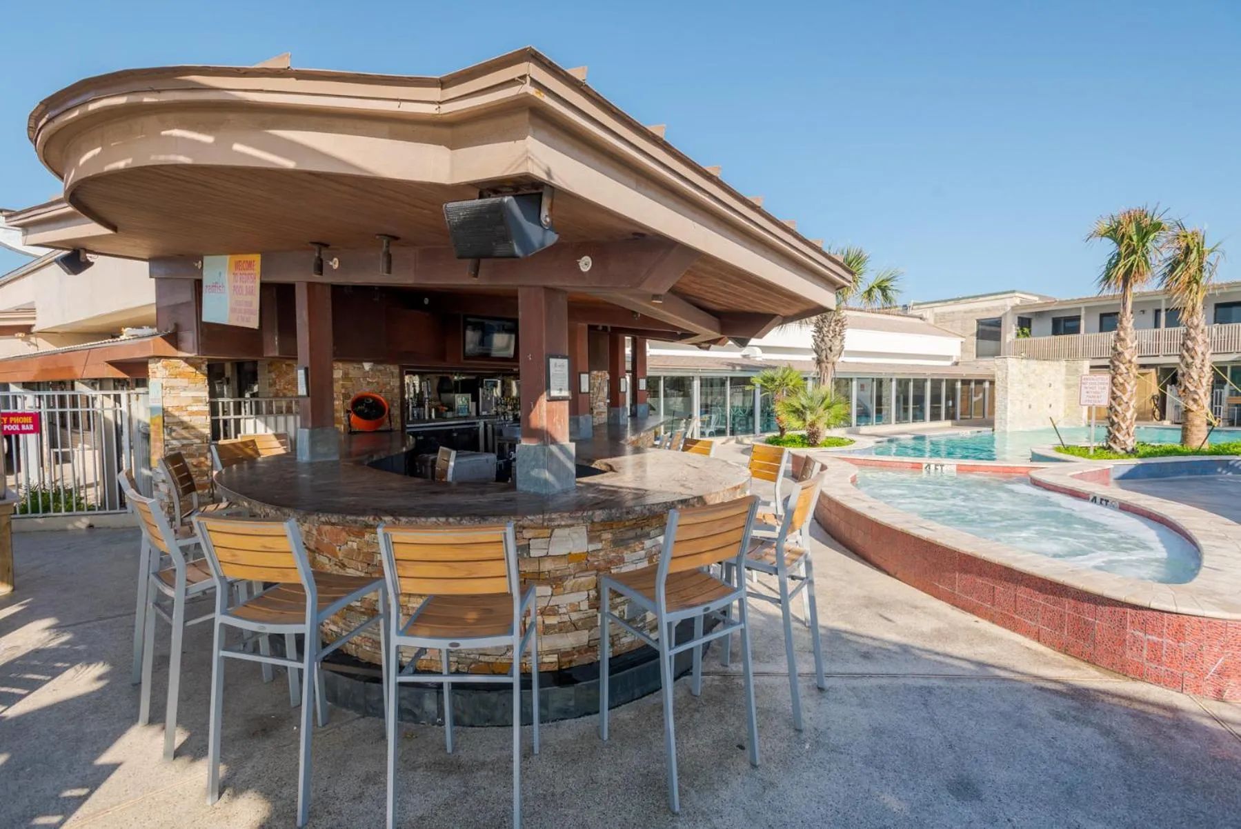 Restaurant/places to eat in Gaido's Seaside Inn