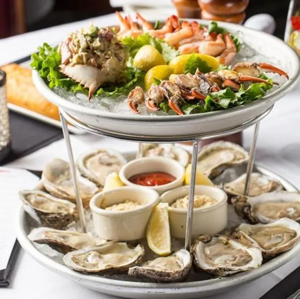 Restaurant/places to eat in Gaido's Seaside Inn