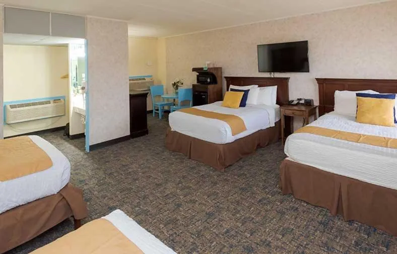 Bed in Gaido's Seaside Inn