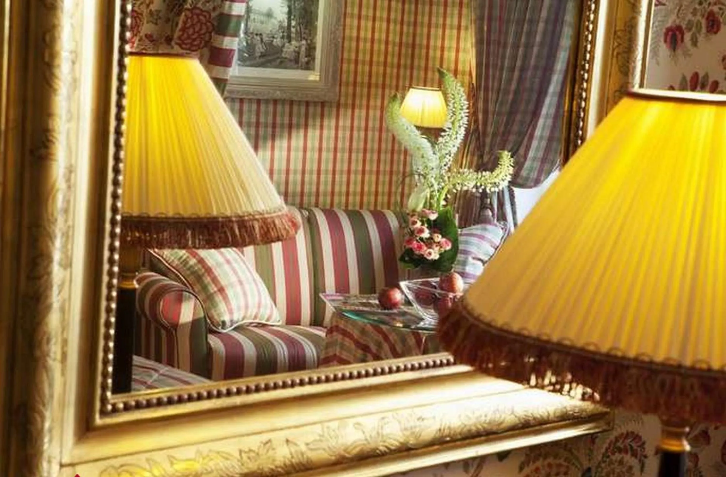 Decorative detail in Chambiges Elysées