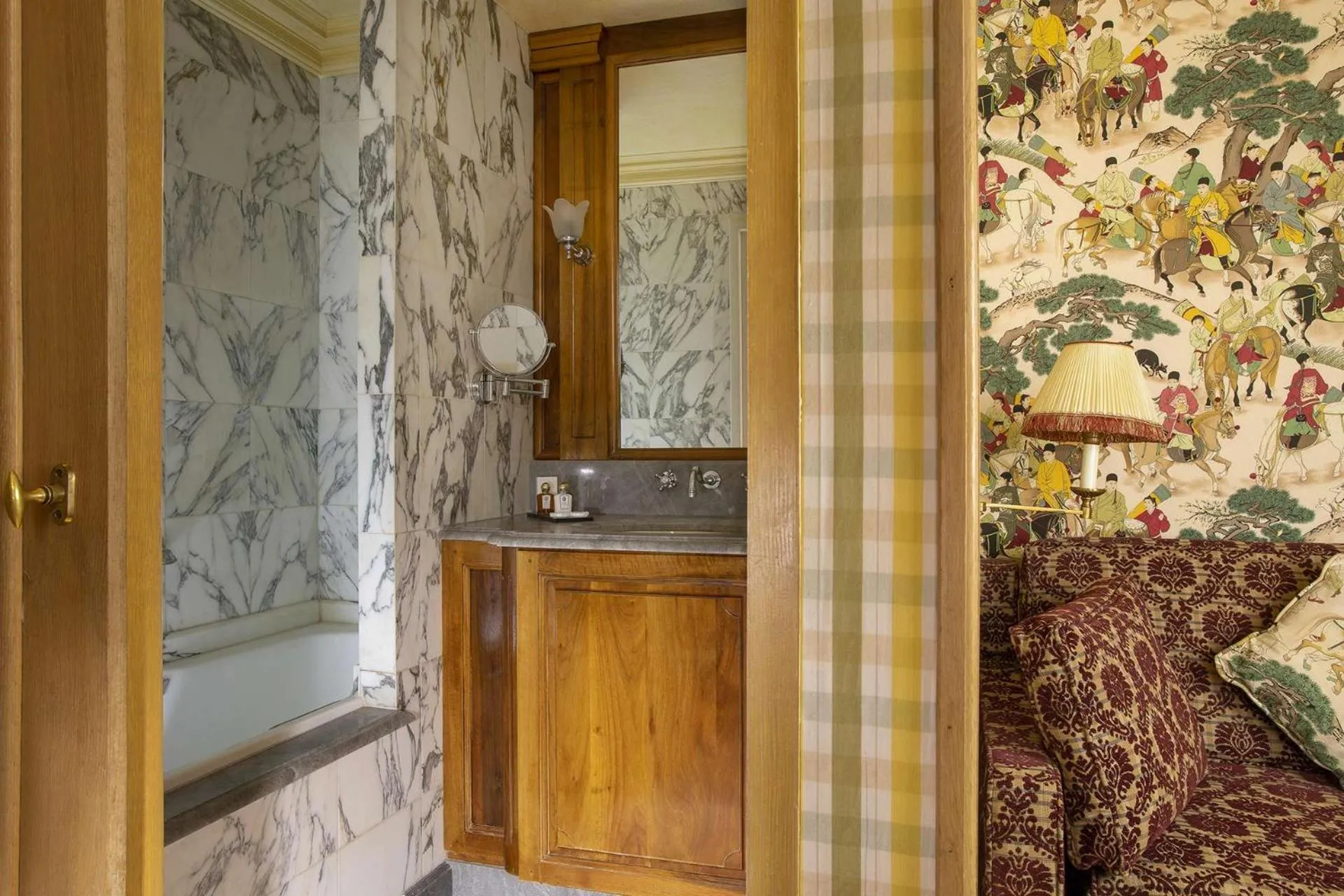 Bathroom in Chambiges Elysées