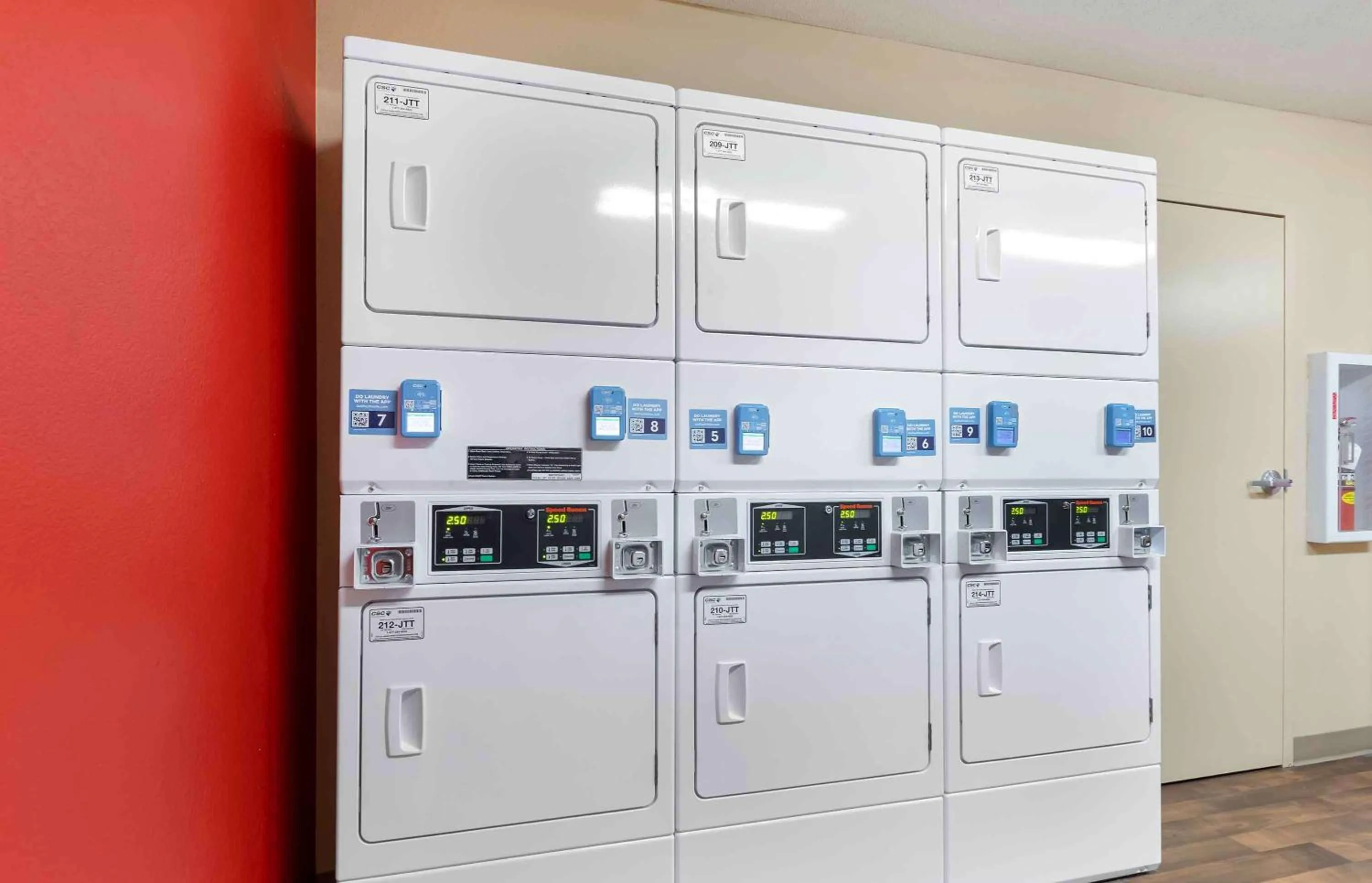 Property building in Extended Stay America Select Suites - Des Moines - Urbandale