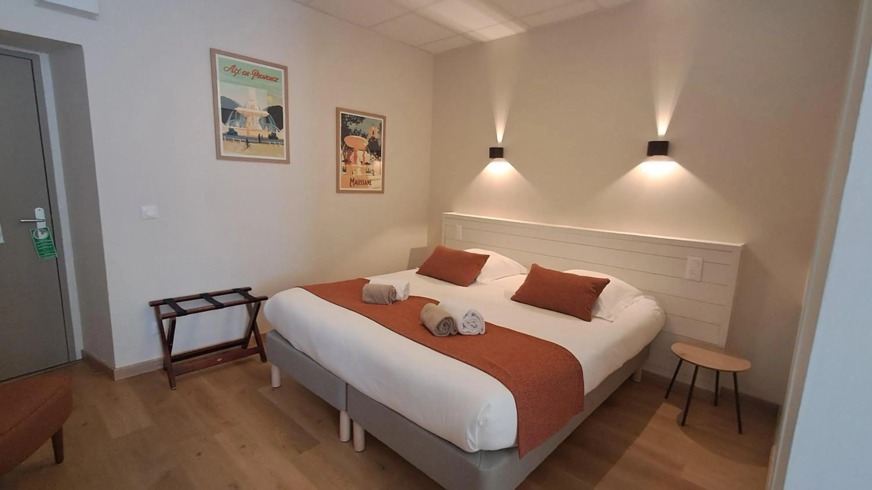 Bed in Hôtel L'Herbier d'Orange