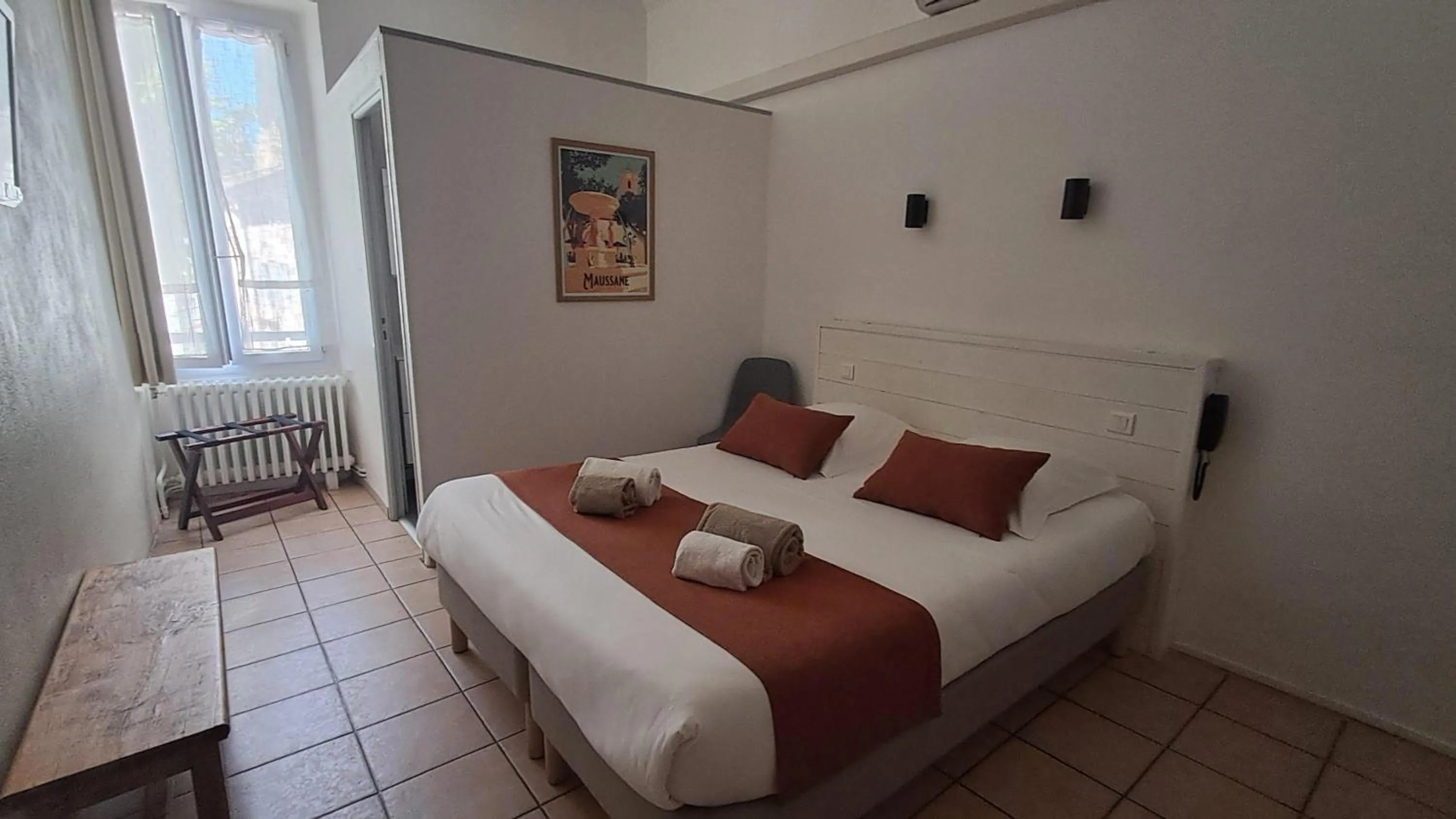 Bed in Hôtel L'Herbier d'Orange