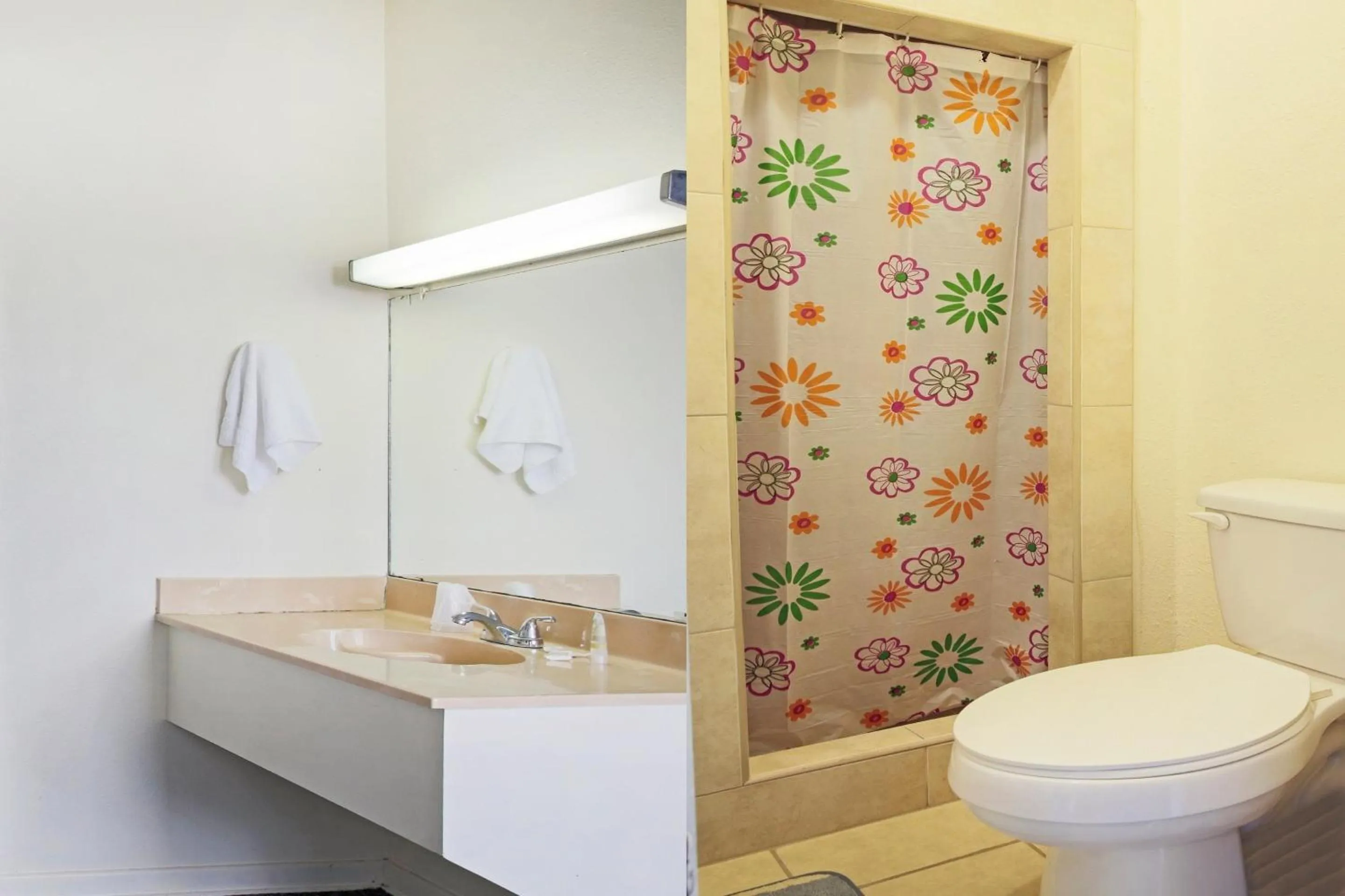 Bathroom in OYO Historic Cameron Hotel Brownsville I-69E