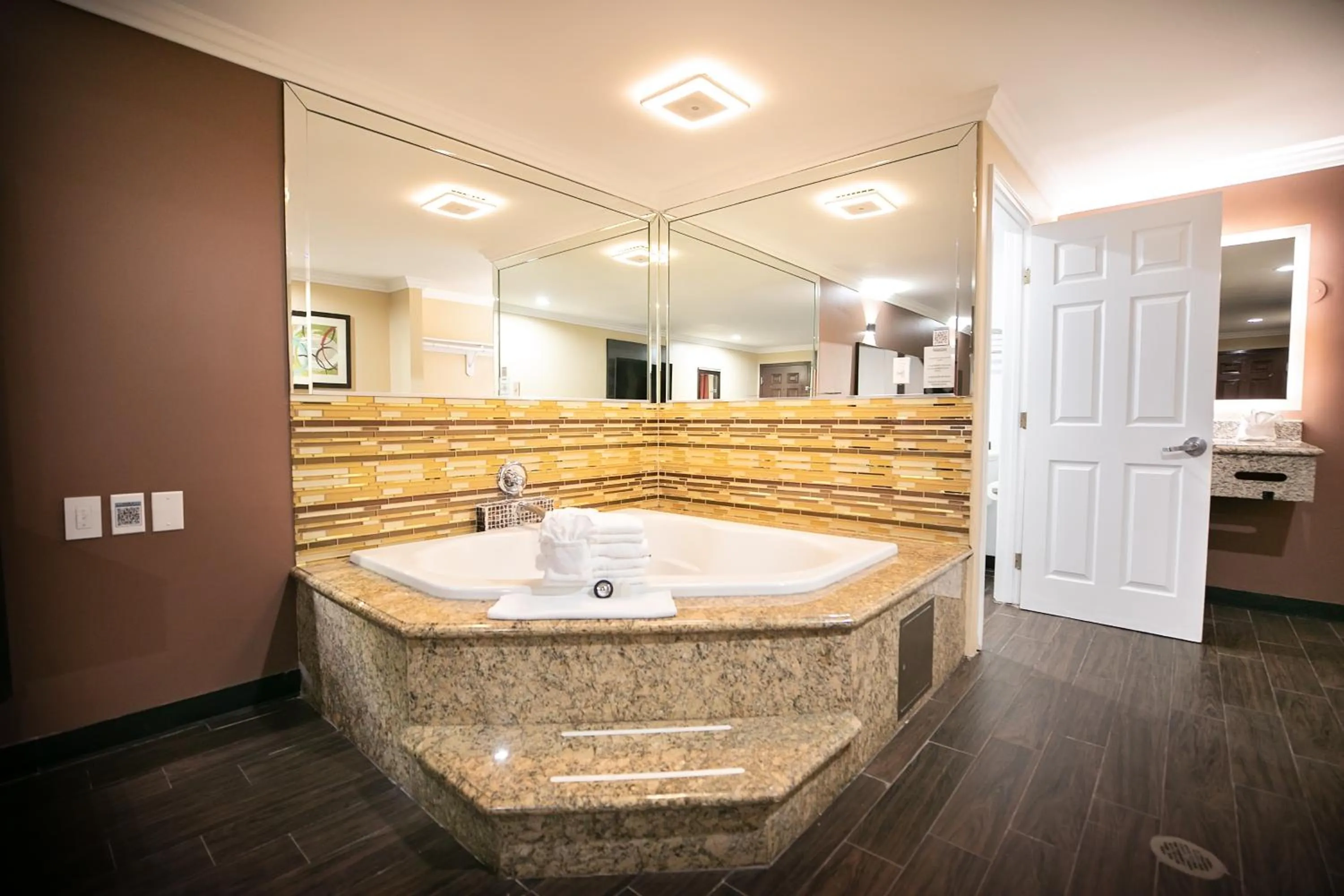 Spa and wellness centre/facilities in Rodeway Inn & Suites Bellflower