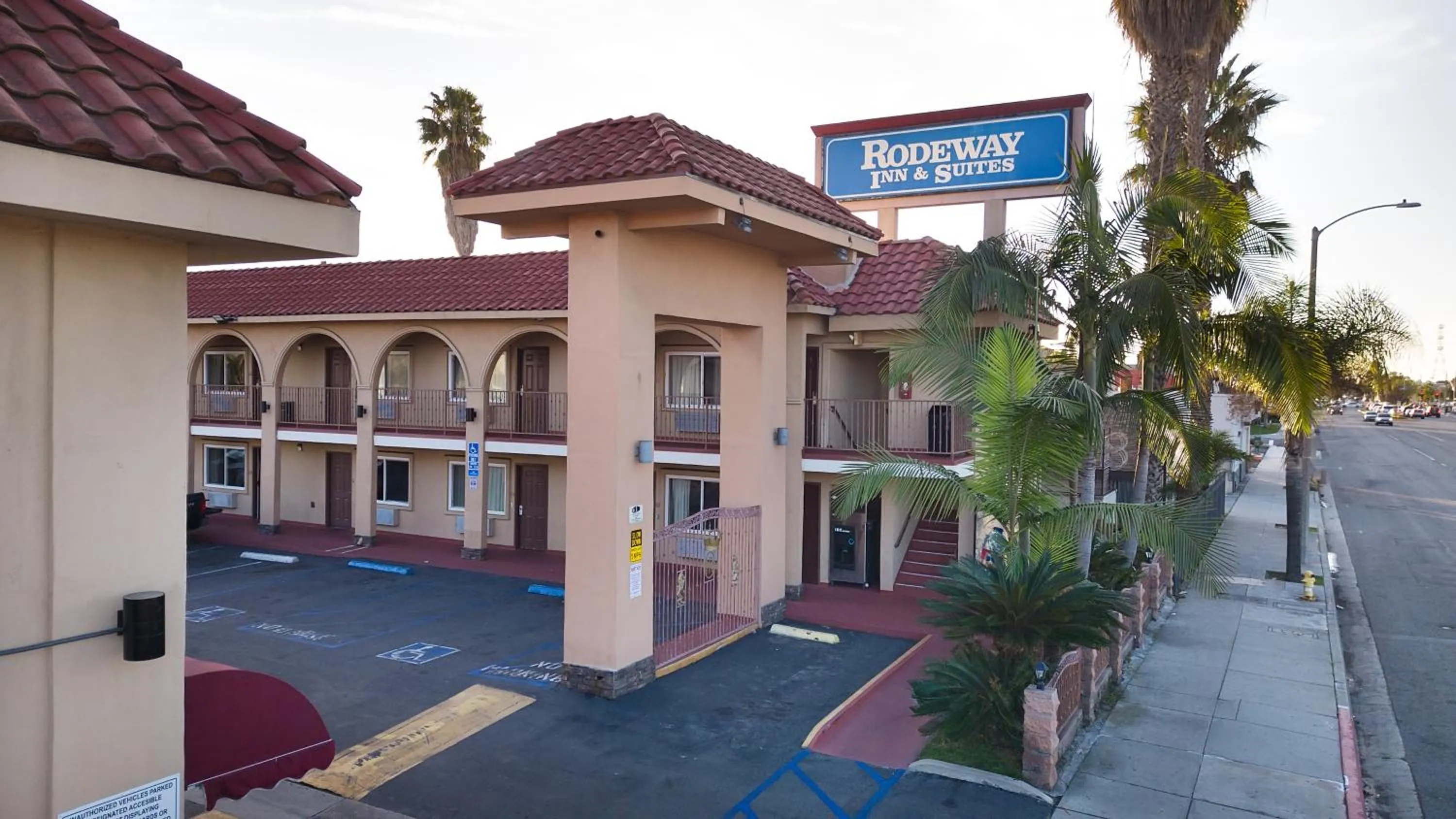 Street view in Rodeway Inn & Suites Bellflower