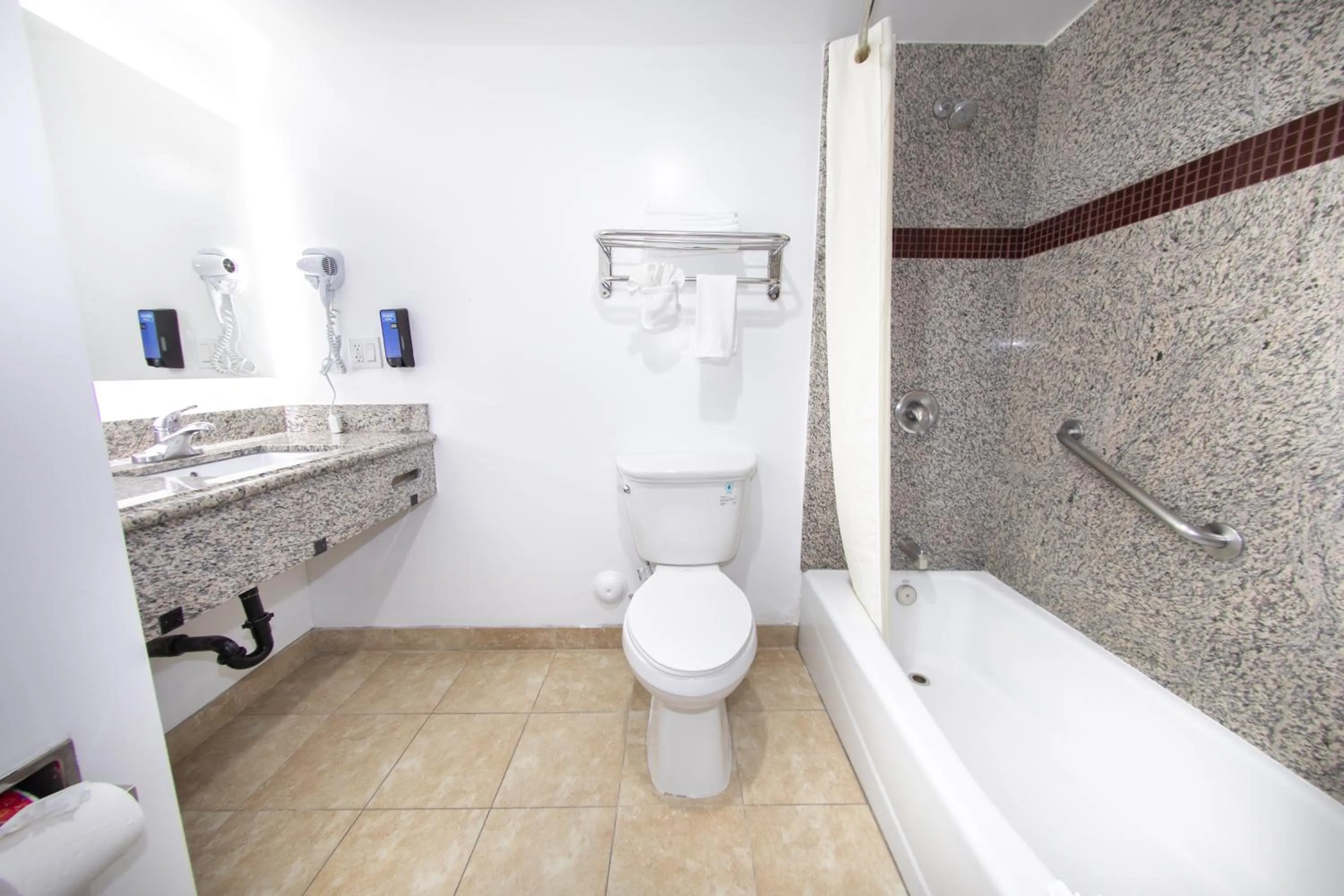 Bathroom in Rodeway Inn & Suites Bellflower