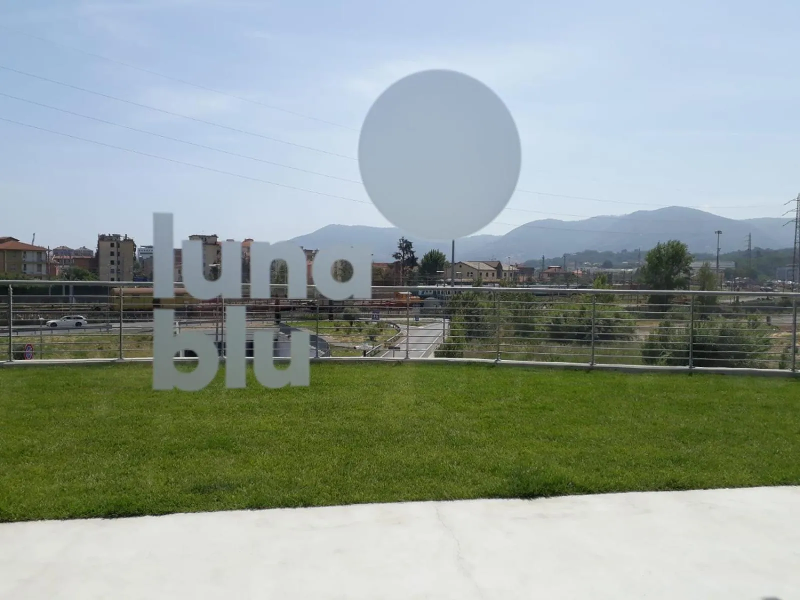 Restaurant/places to eat in Luna Blu