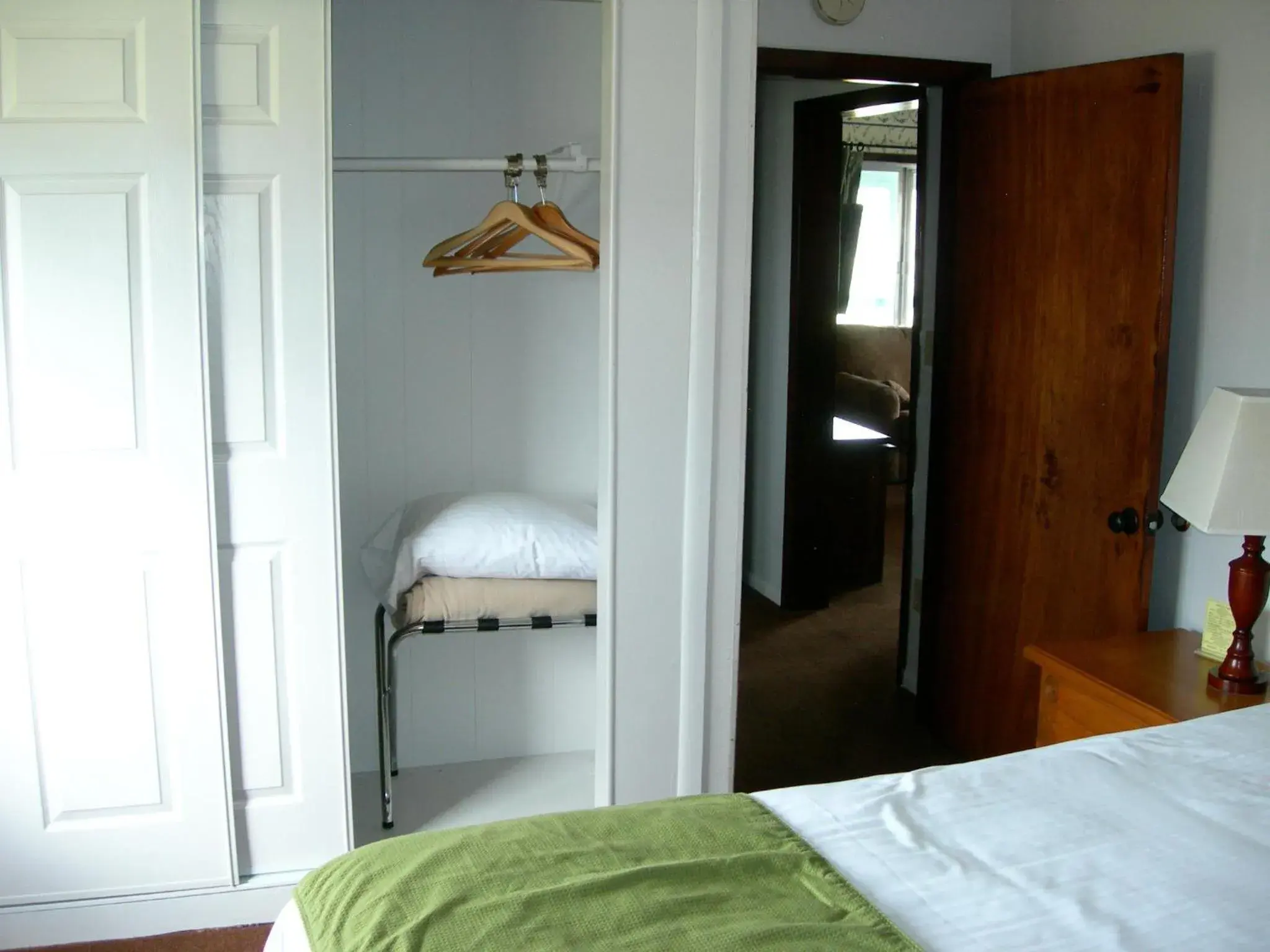 Two-Bedroom - upstairs Kitchen Suite in Walker River Lodge Two-Bedroom - upstairs Kitchen Suite in Walker River Lodge