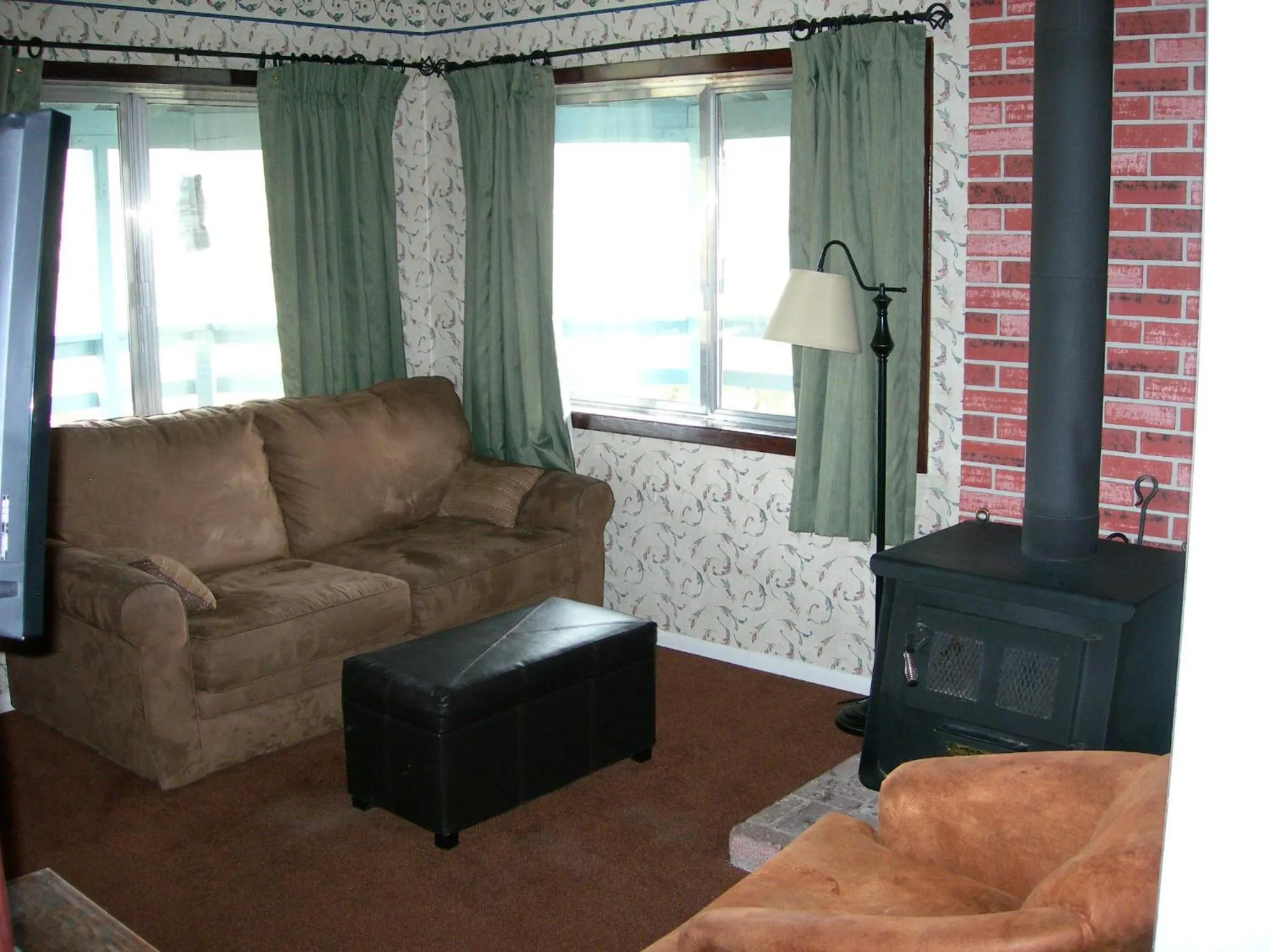 Living room in Walker River Lodge
