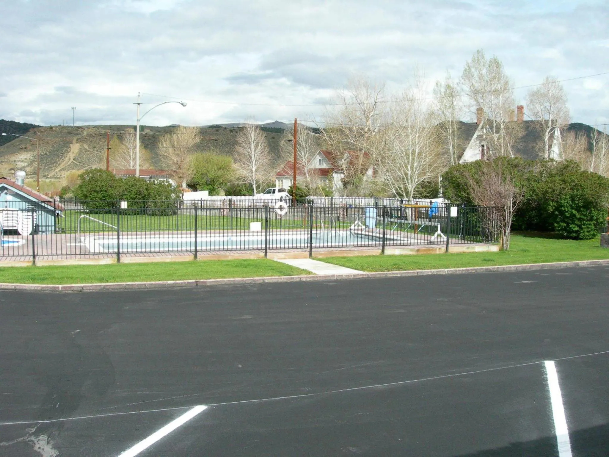 Swimming pool in Walker River Lodge