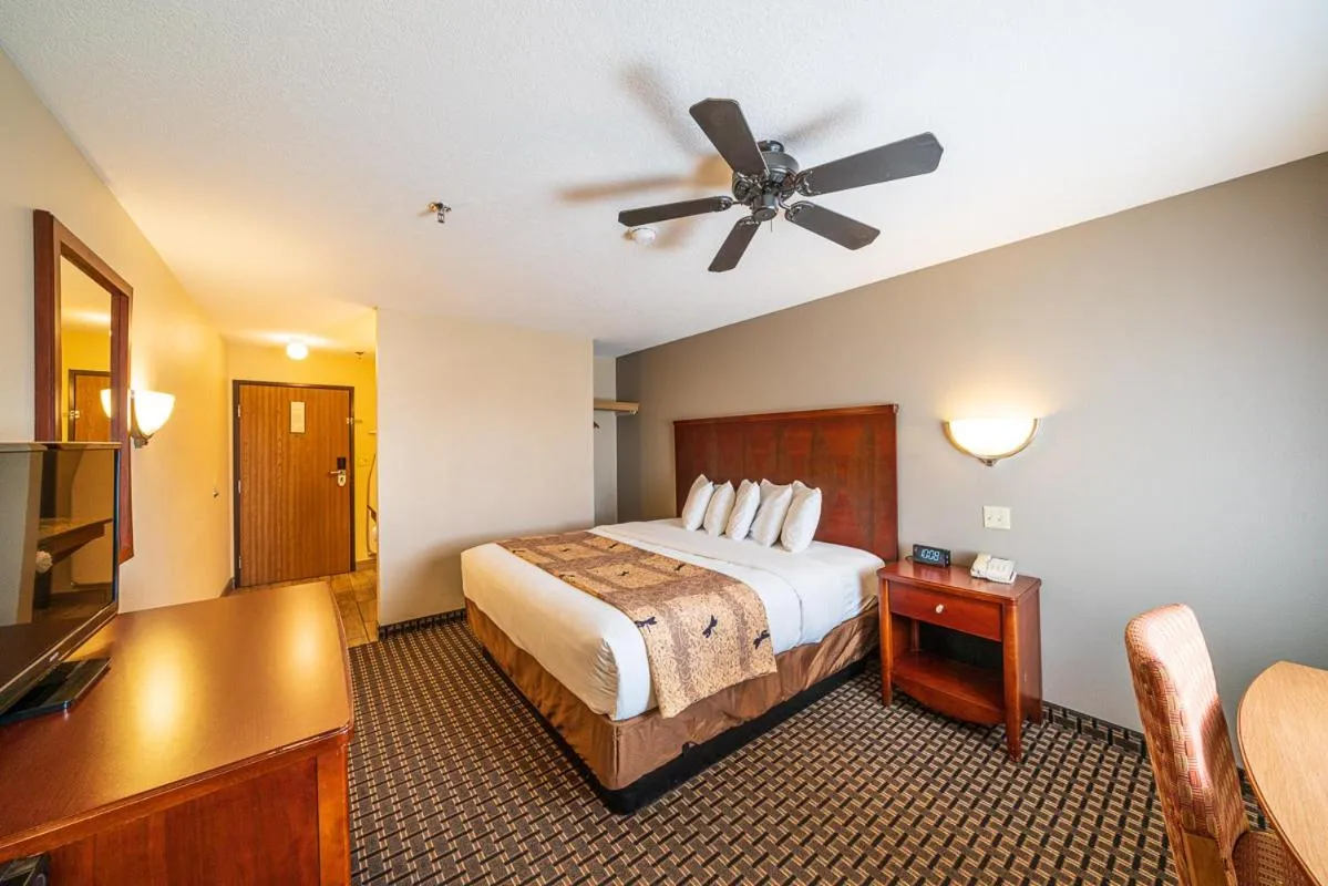 Bed in Alpine Inn & Suites Gunnison