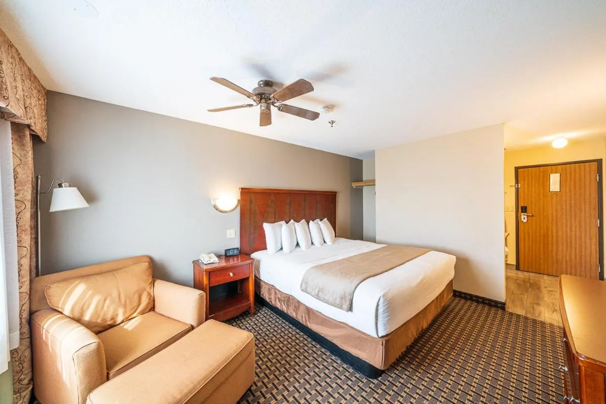 Bed in Alpine Inn & Suites Gunnison