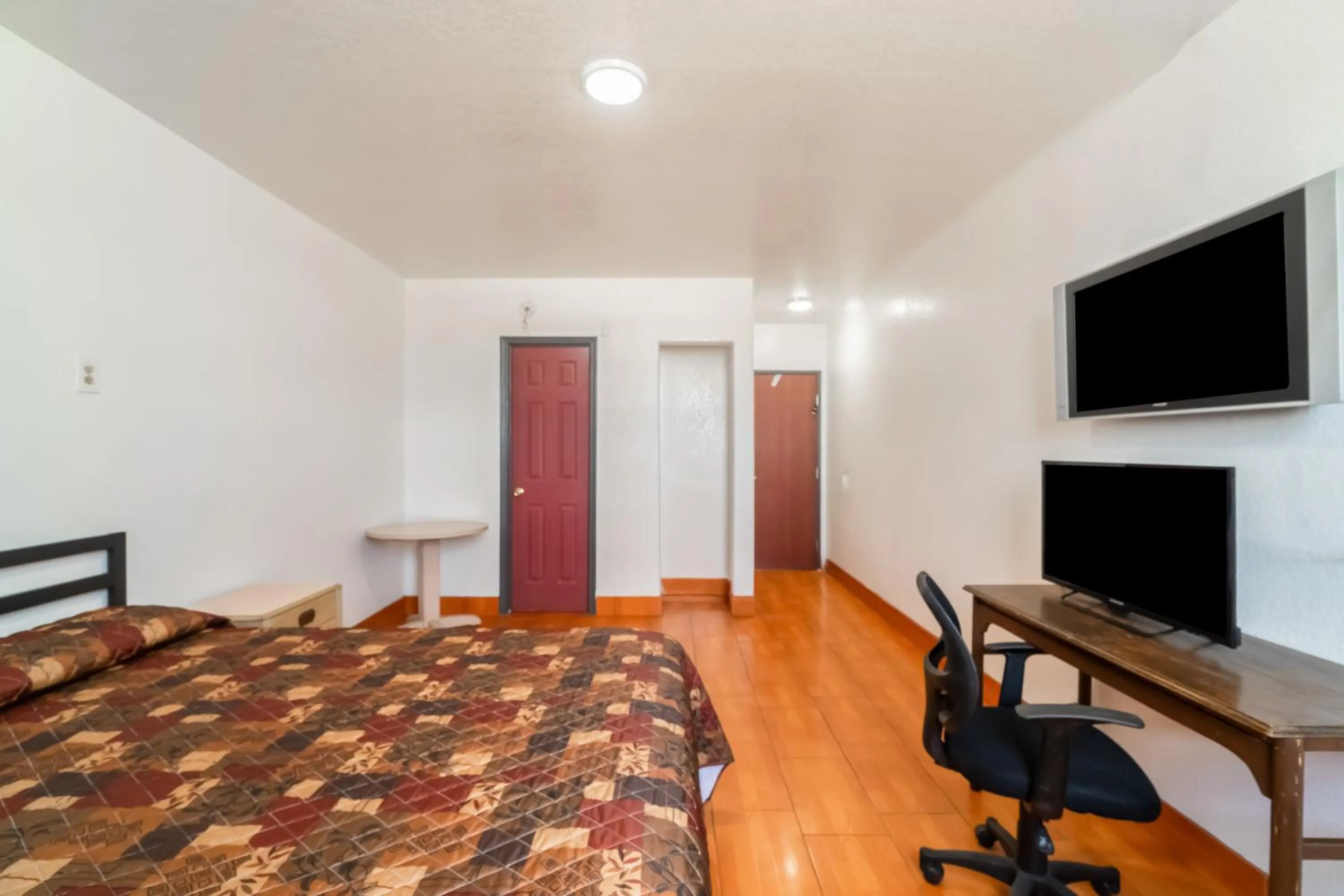 Bedroom, Bed in Hotel O Colonial Inn Brownsville Tx