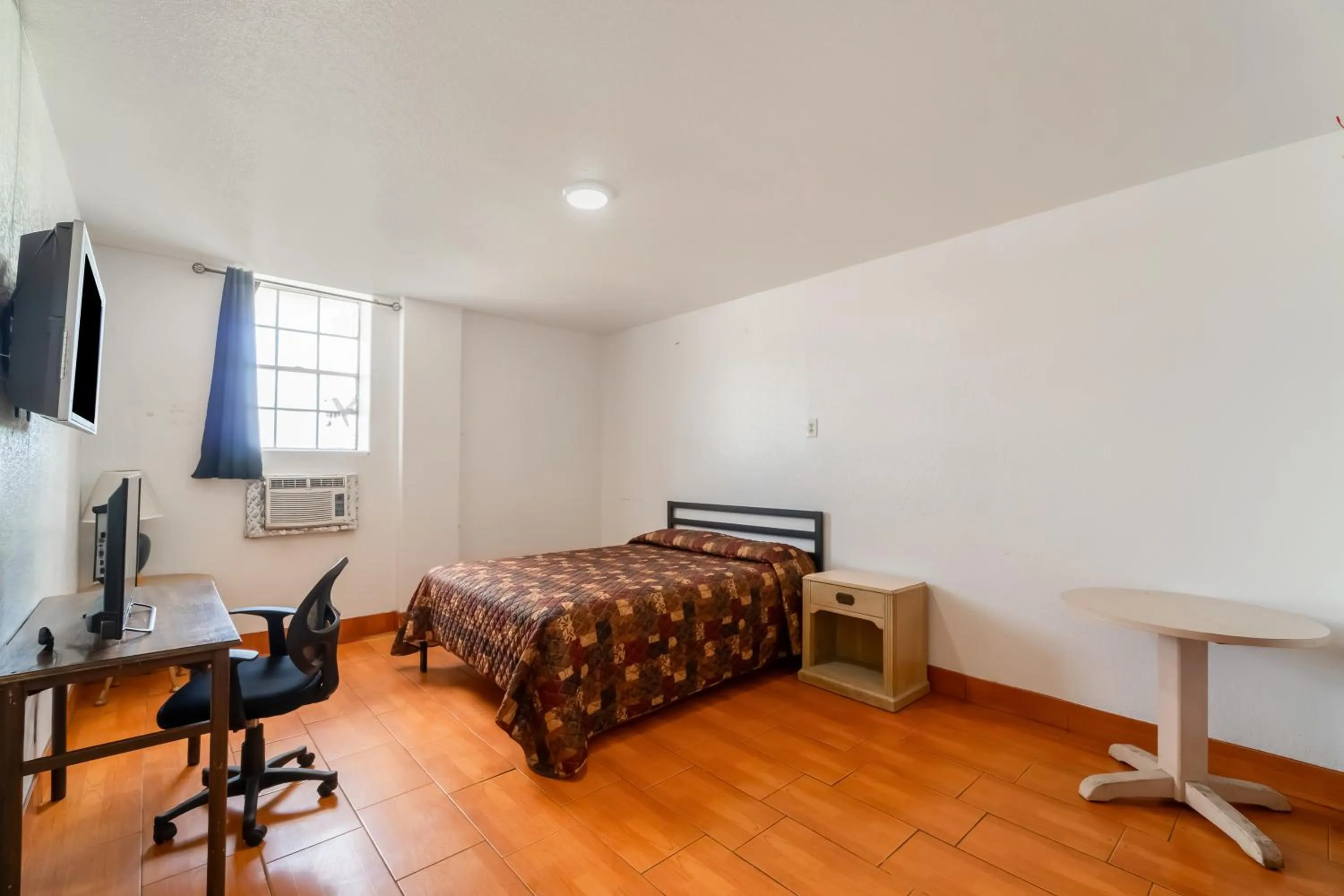 Bedroom in Hotel O Colonial Inn Brownsville Tx
